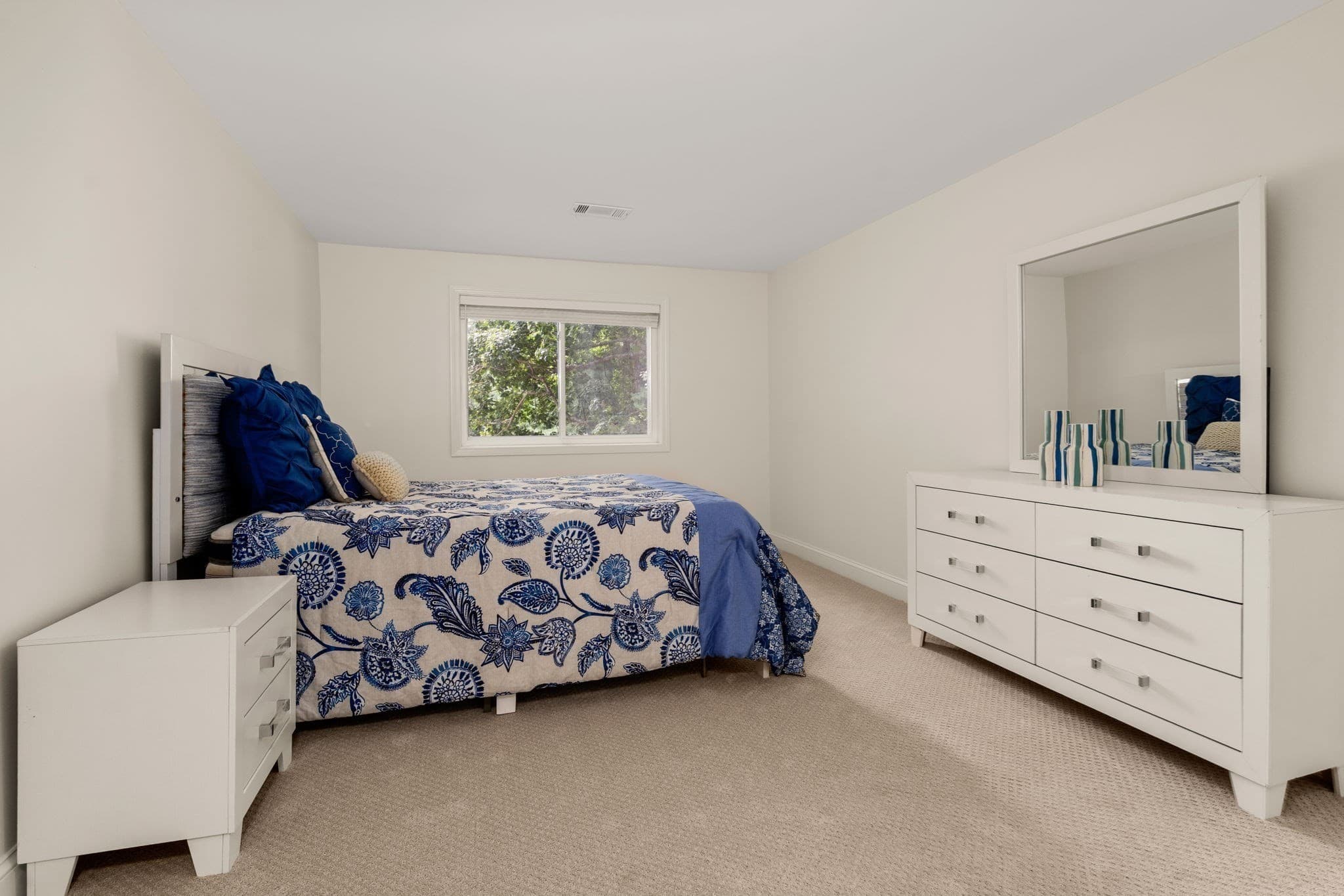 Condominium at 1408 Franklin Crossing Rd # 1408, Franklin MA 02038, Franklin, photo 11 of 22