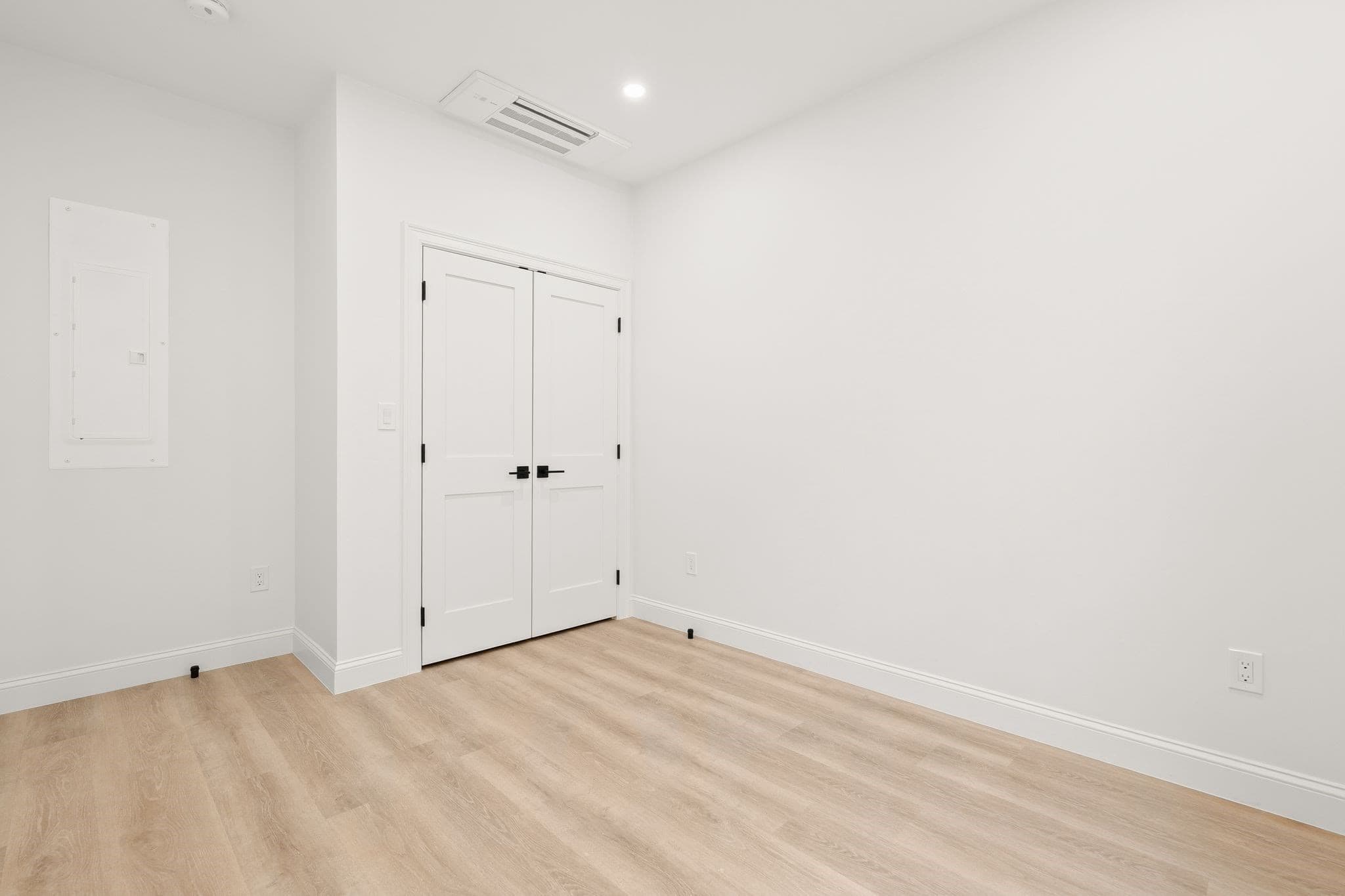 Condominium at 27 Shepard # 1, Boston MA 02135, photo 26 of 37