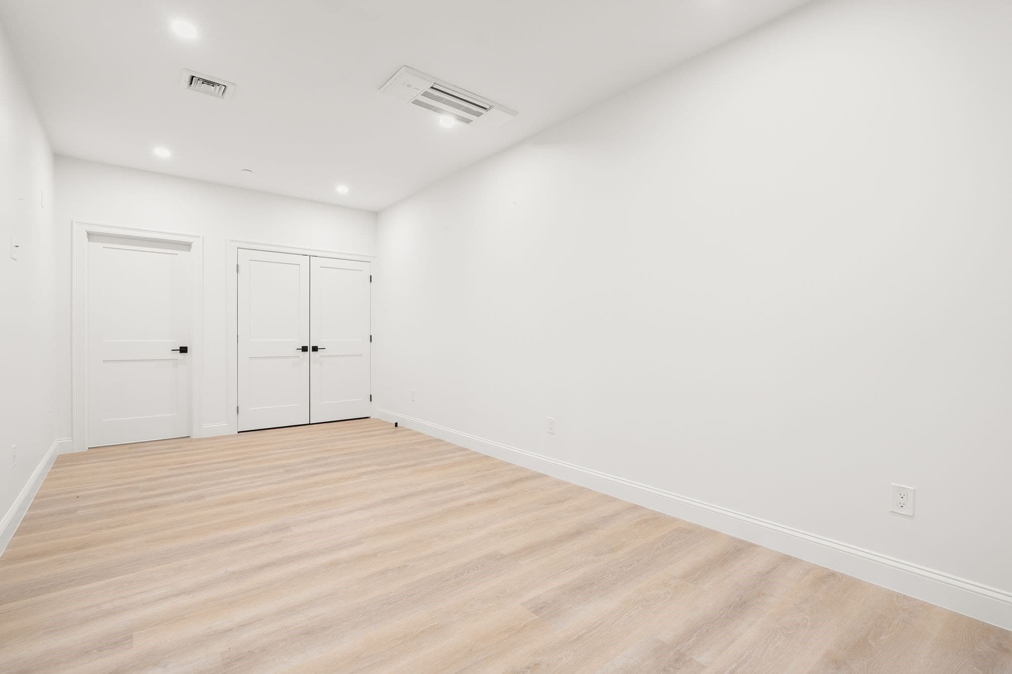 Condominium at 27 Shepard # 1, Boston MA 02135, photo 32 of 37