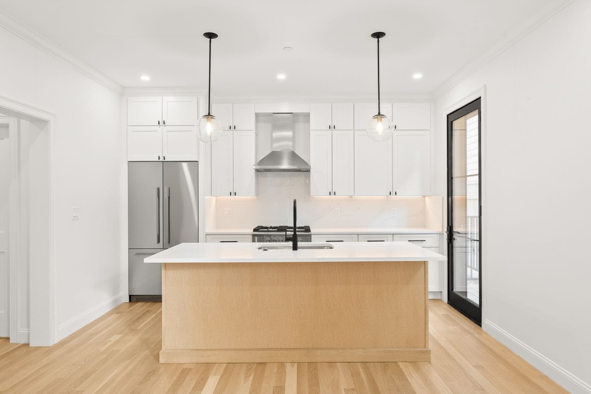 Condominium at 27 Shepard # 1, Boston MA 02135, photo 9 of 37