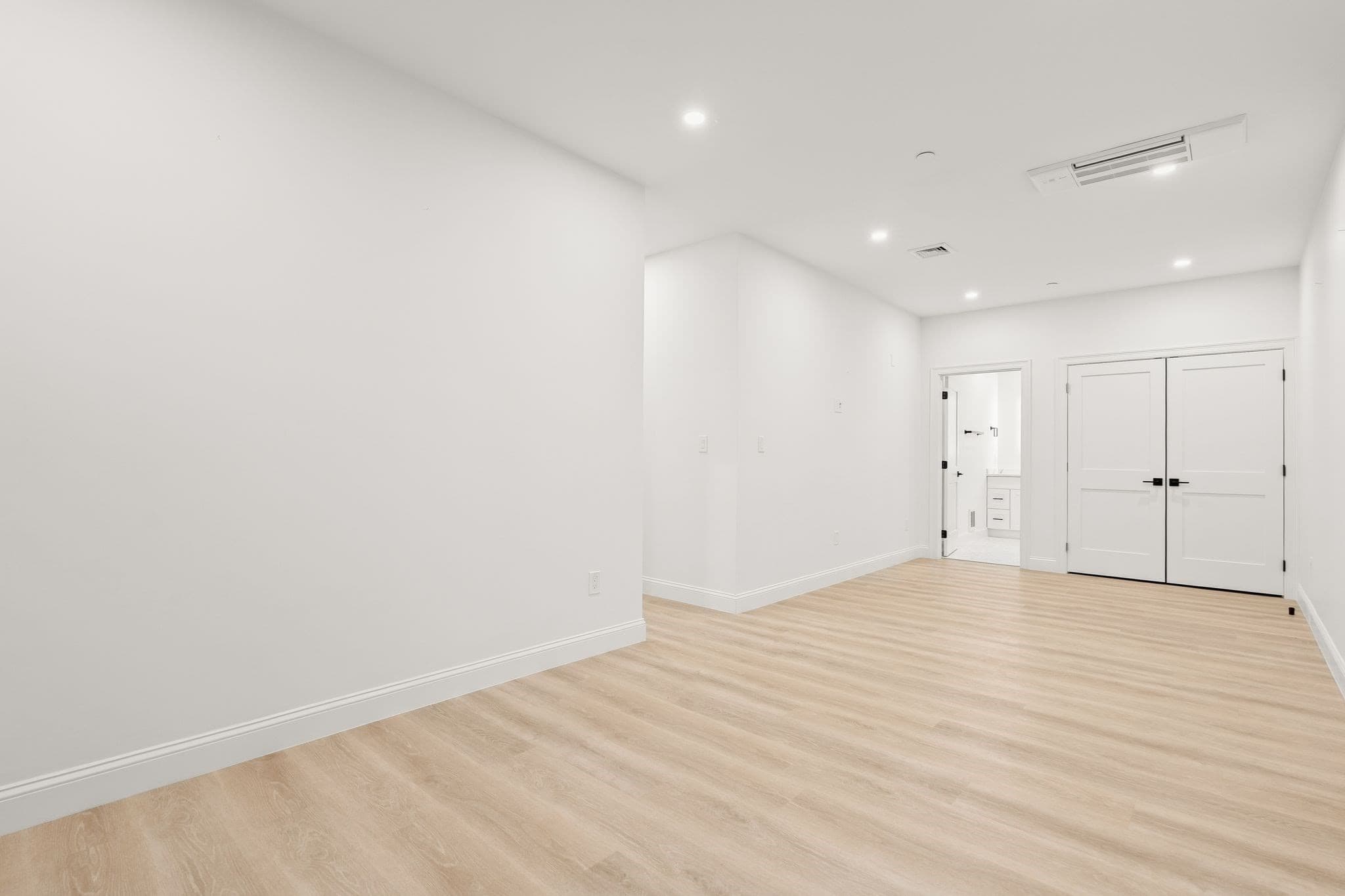 Condominium at 27 Shepard # 1, Boston MA 02135, photo 30 of 37