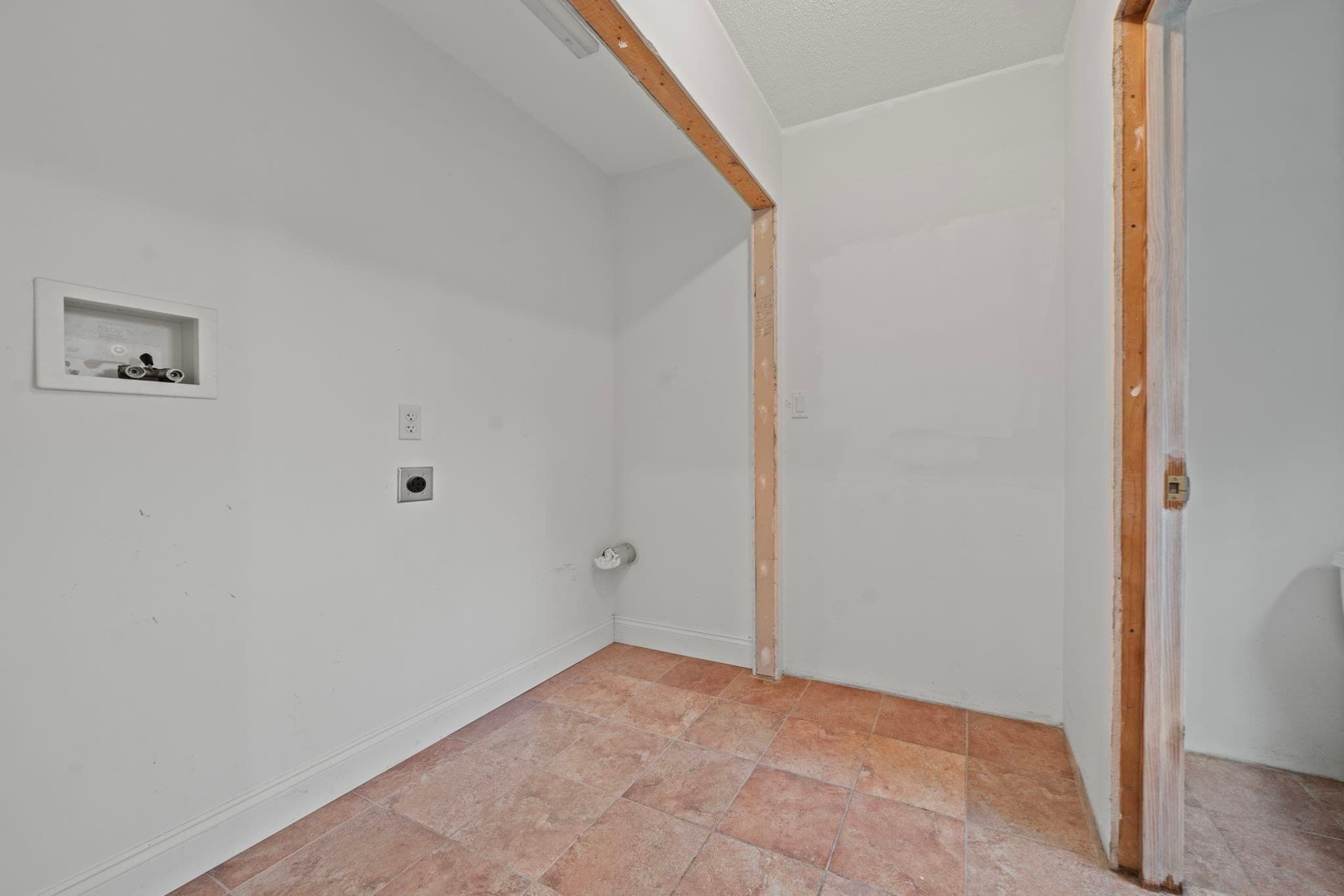 Single Family Residence at 119 Winn Street, Woburn MA 01801, Woburn, photo 33 of 35