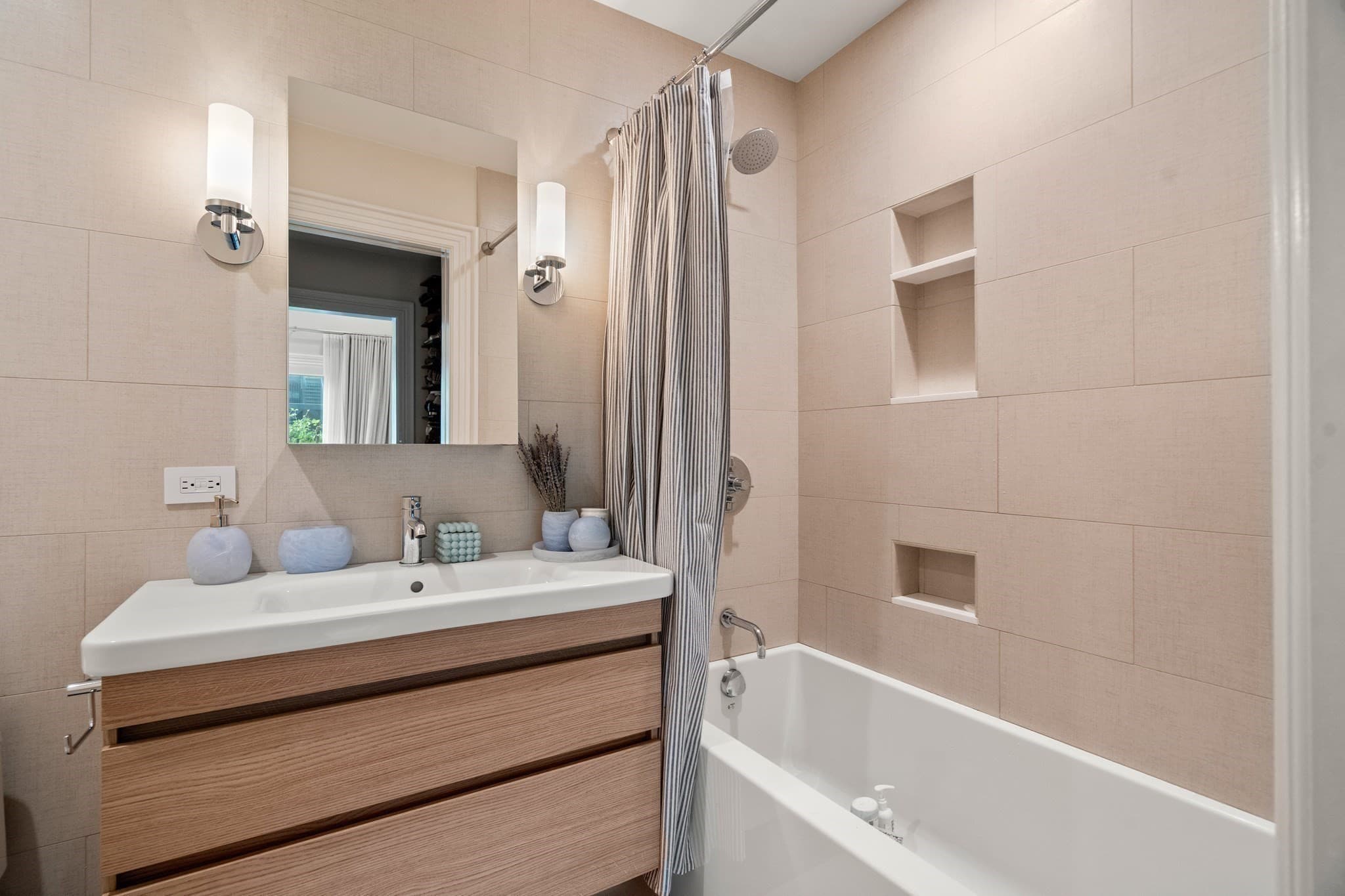 Condominium at 209 W Canton St # 3, Boston MA 02116, photo 11 of 23