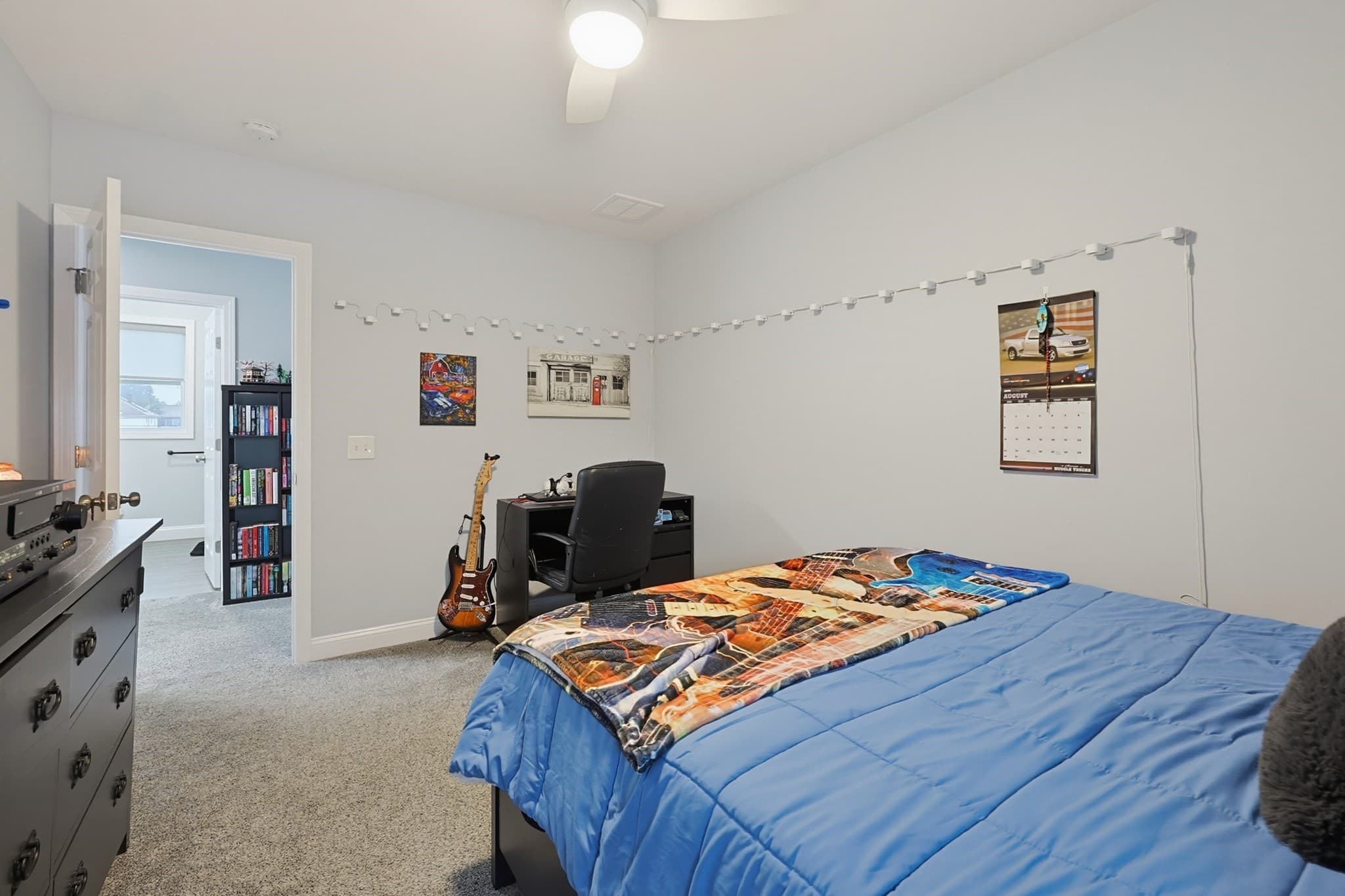 Single Family Residence at 96 Carter Ave, Pawtucket RI 02861, Pawtucket, photo 24 of 39