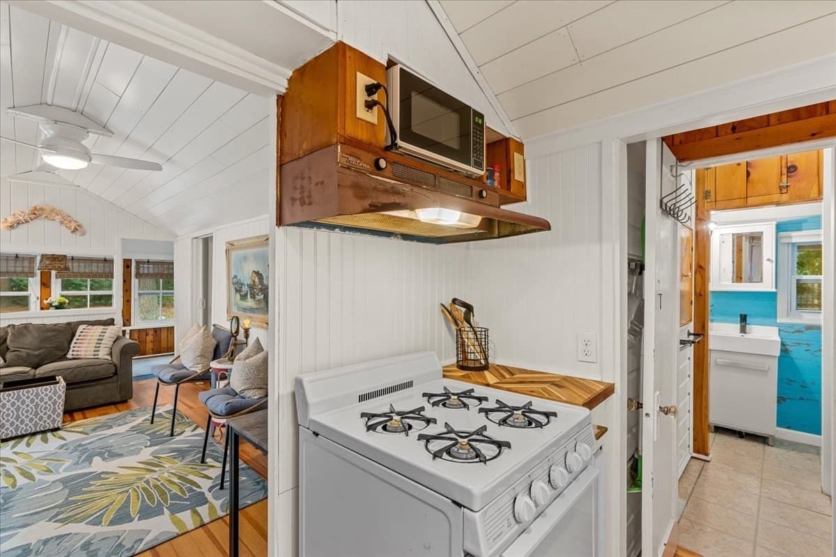 Single Family Residence at 207 Bartlett Rd, Plymouth MA 02360, Plymouth, photo 16 of 36