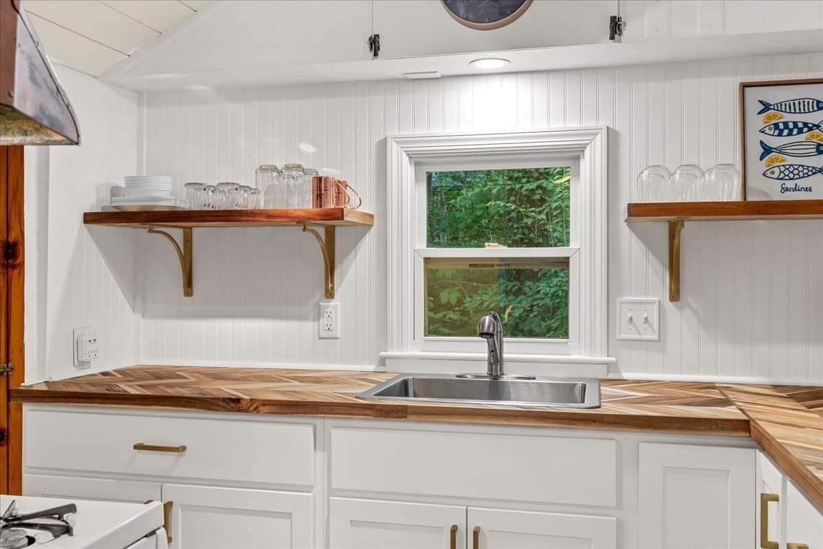 Single Family Residence at 207 Bartlett Rd, Plymouth MA 02360, Plymouth, photo 12 of 36