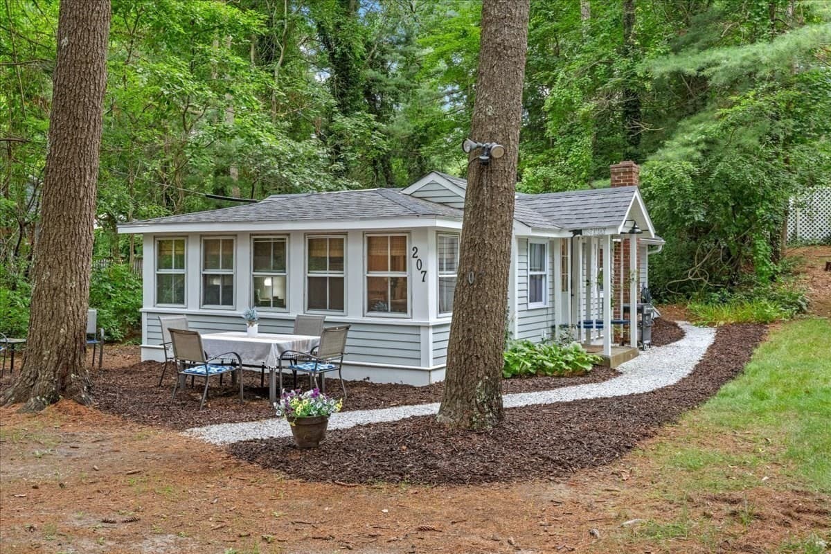 207 Bartlett Rd, Plymouth MA 02360