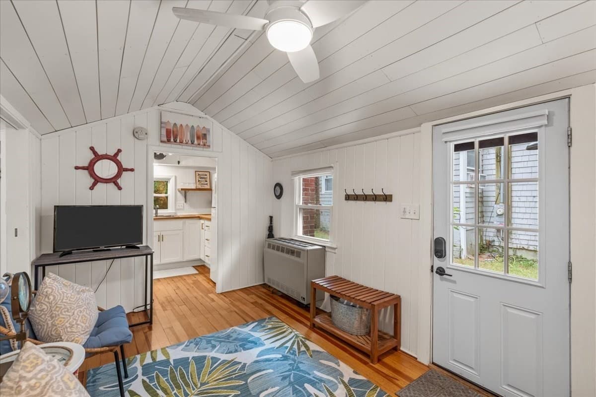 Single Family Residence at 207 Bartlett Rd, Plymouth MA 02360, Plymouth, photo 10 of 36