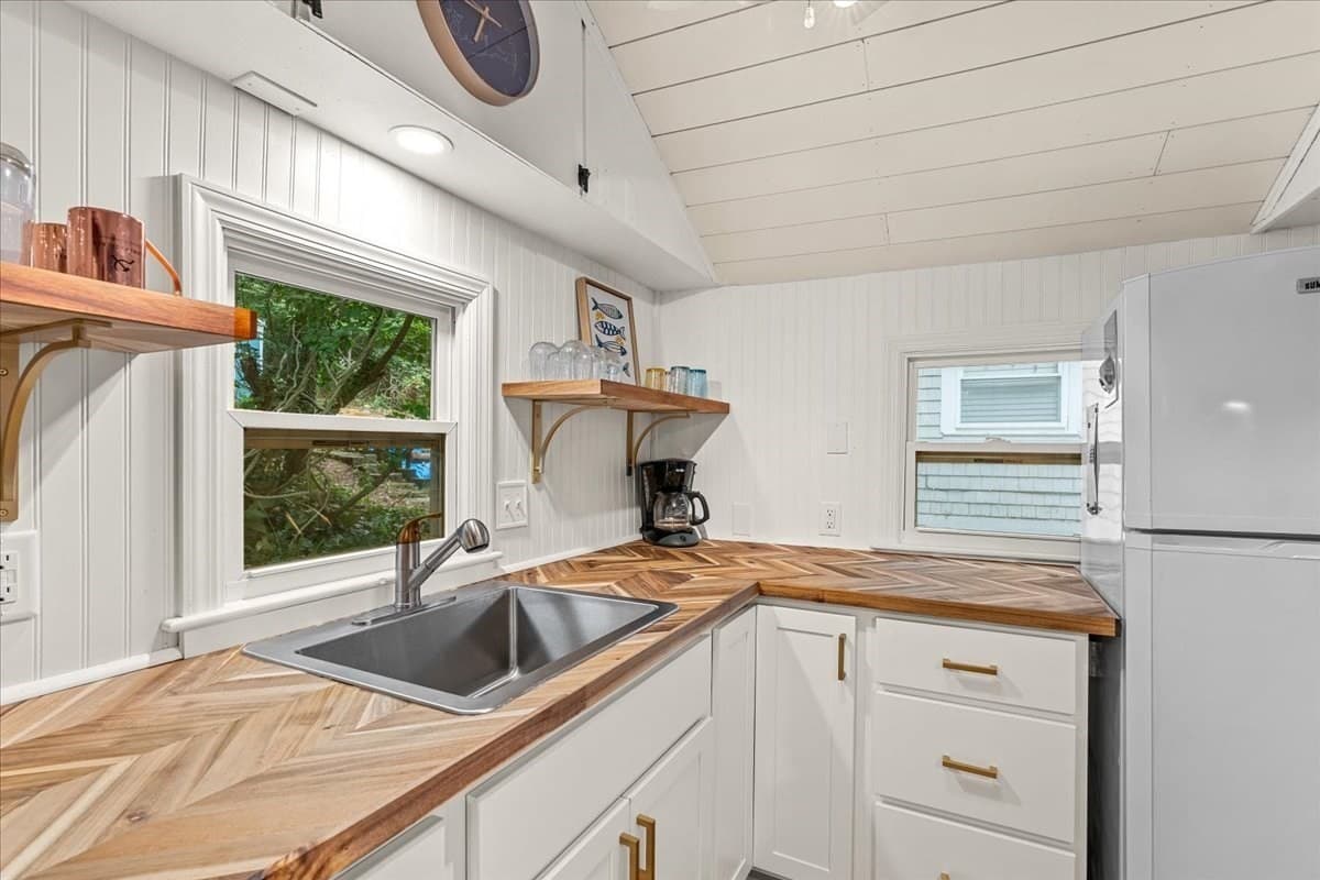 Single Family Residence at 207 Bartlett Rd, Plymouth MA 02360, Plymouth, photo 14 of 36