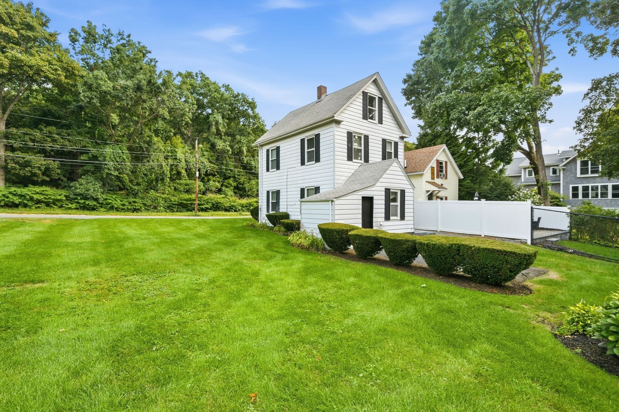 Single Family Residence at 76 Harrison Ave, Woburn MA 01801, Woburn, photo 6 of 34