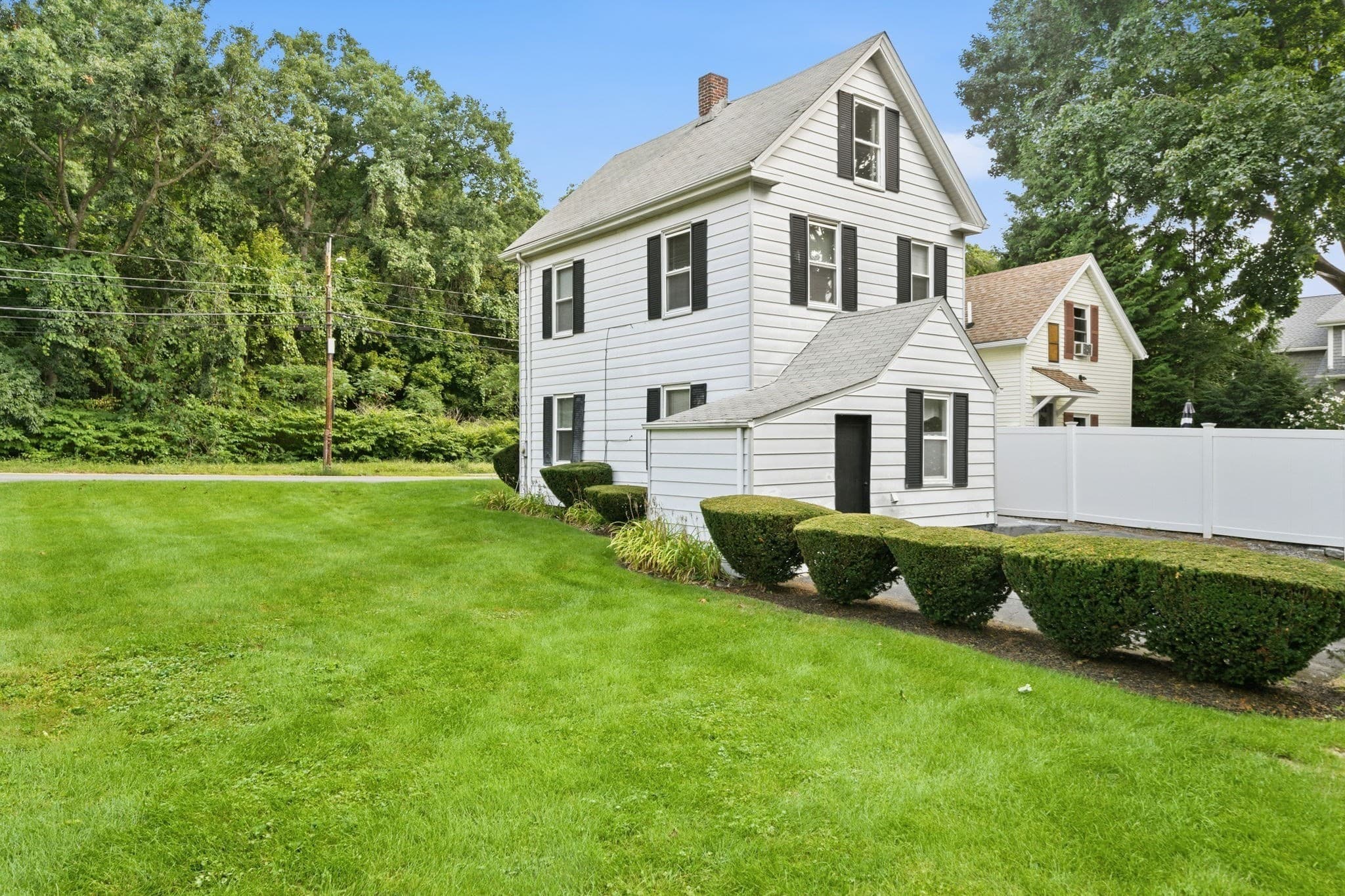 Single Family Residence at 76 Harrison Ave, Woburn MA 01801, Woburn, photo 7 of 34