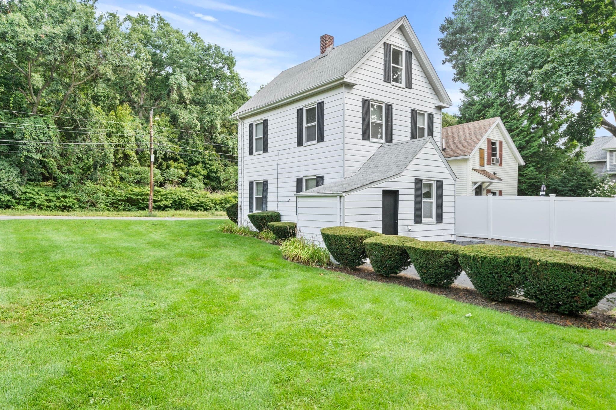 Single Family Residence at 76 Harrison Ave, Woburn MA 01801, Woburn, photo 5 of 34