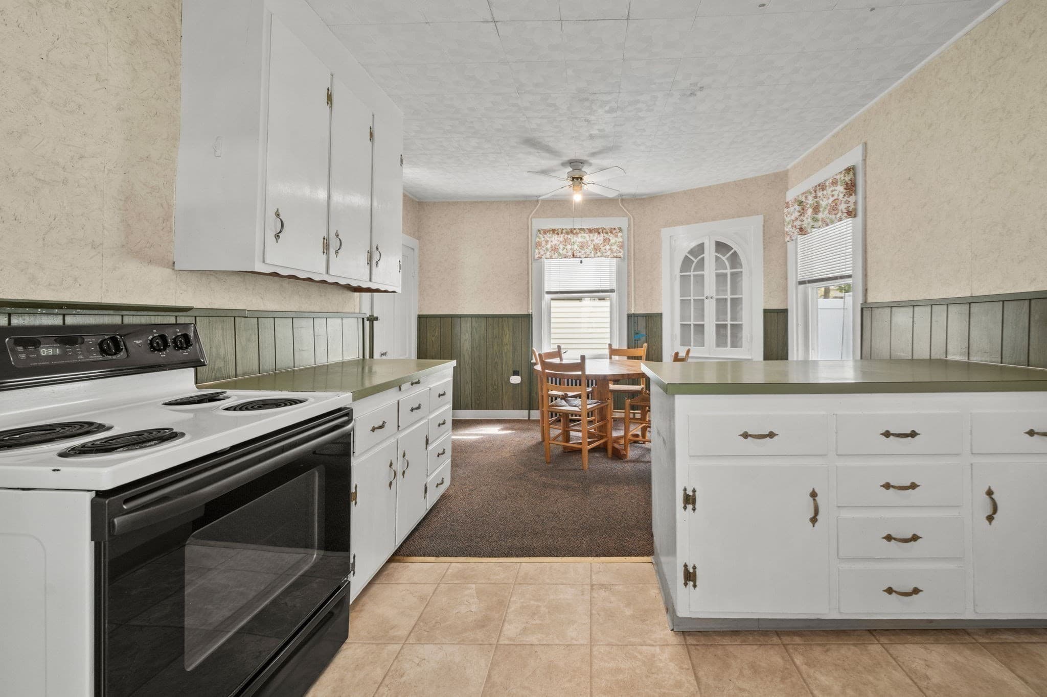 Single Family Residence at 76 Harrison Ave, Woburn MA 01801, Woburn, photo 10 of 34