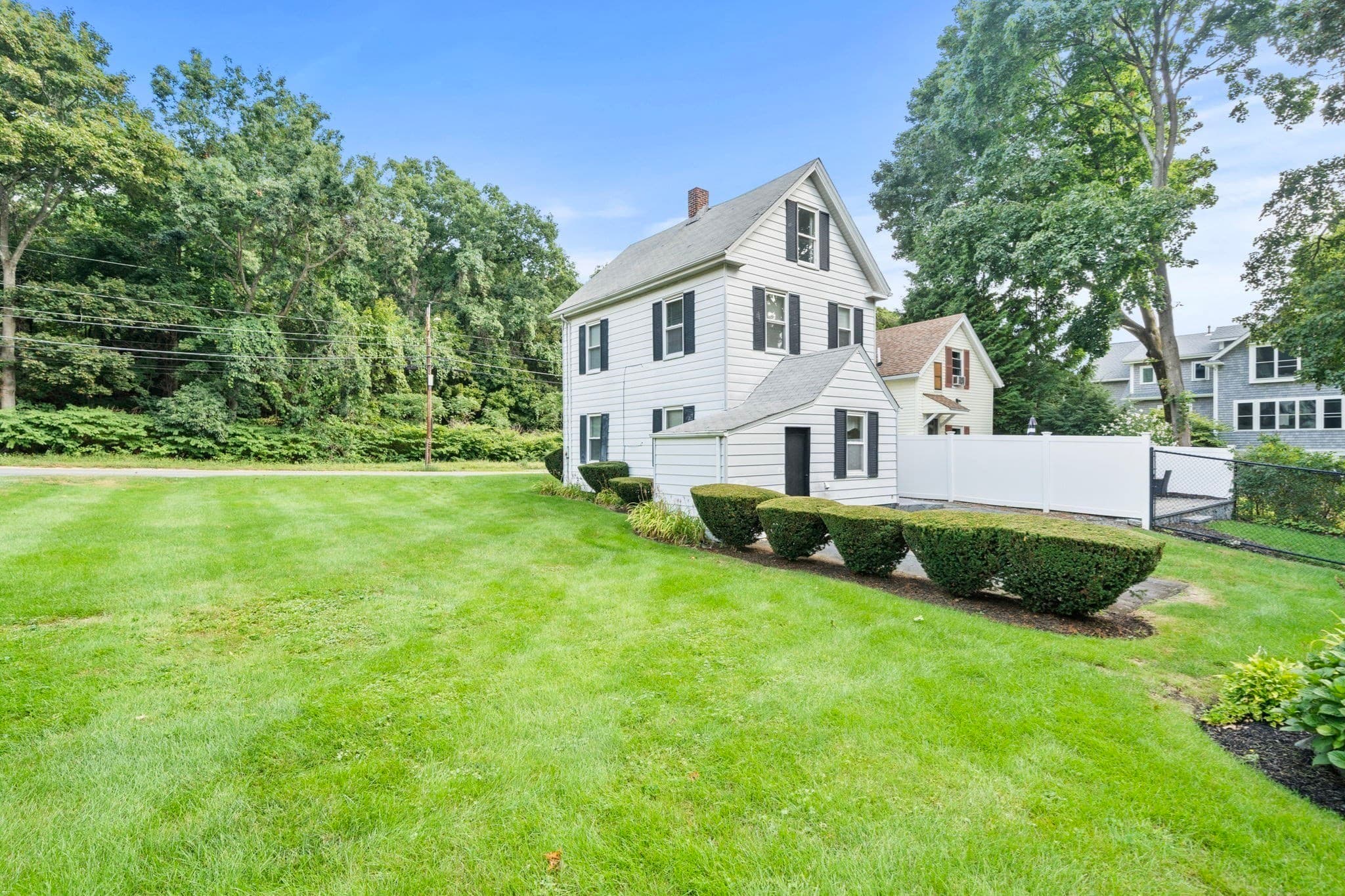 Single Family Residence at 76 Harrison Ave, Woburn MA 01801, Woburn, photo 4 of 34