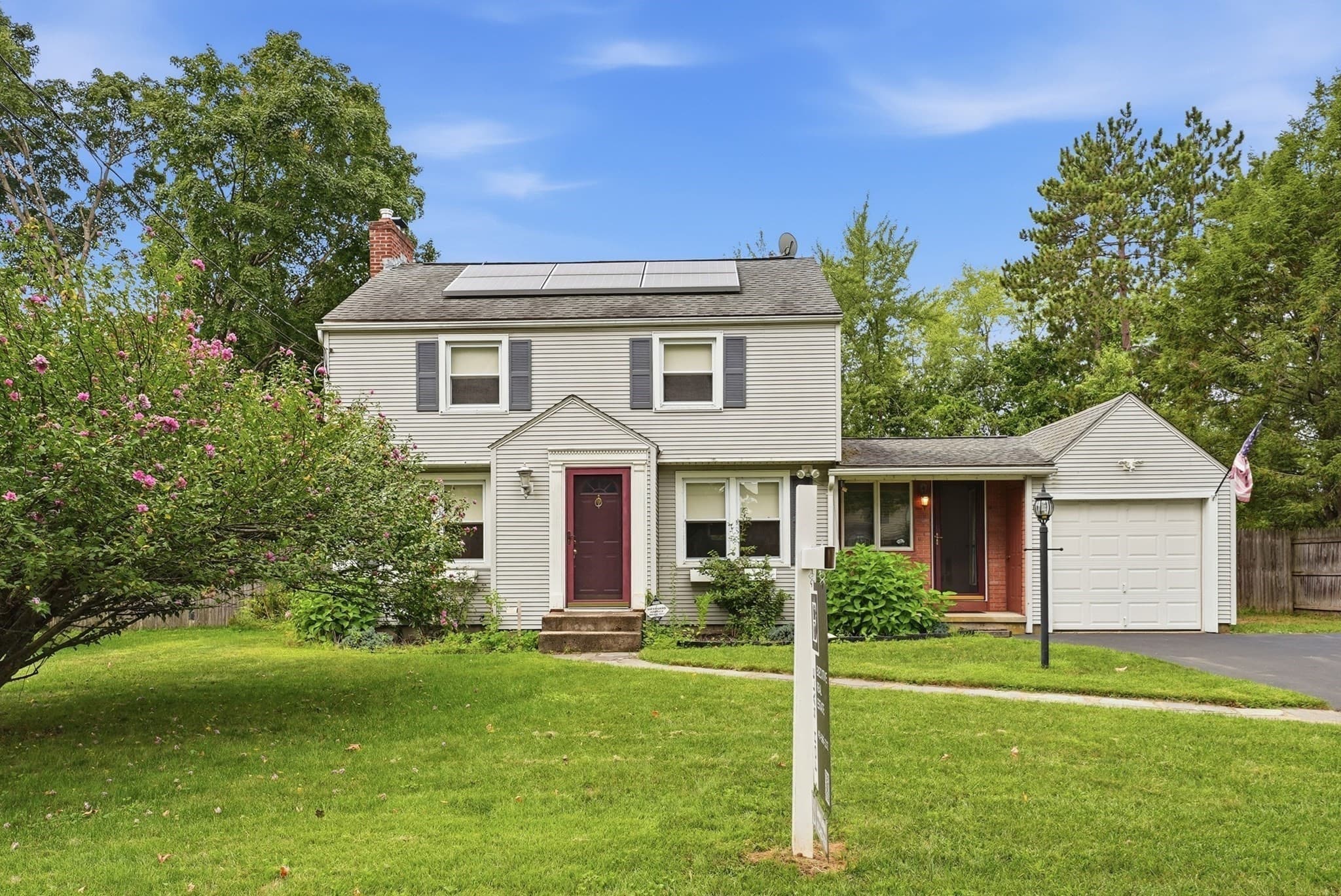 Single Family Residence at 76 Fenway Dr., Springfield MA 01119, Springfield, photo 3 of 42