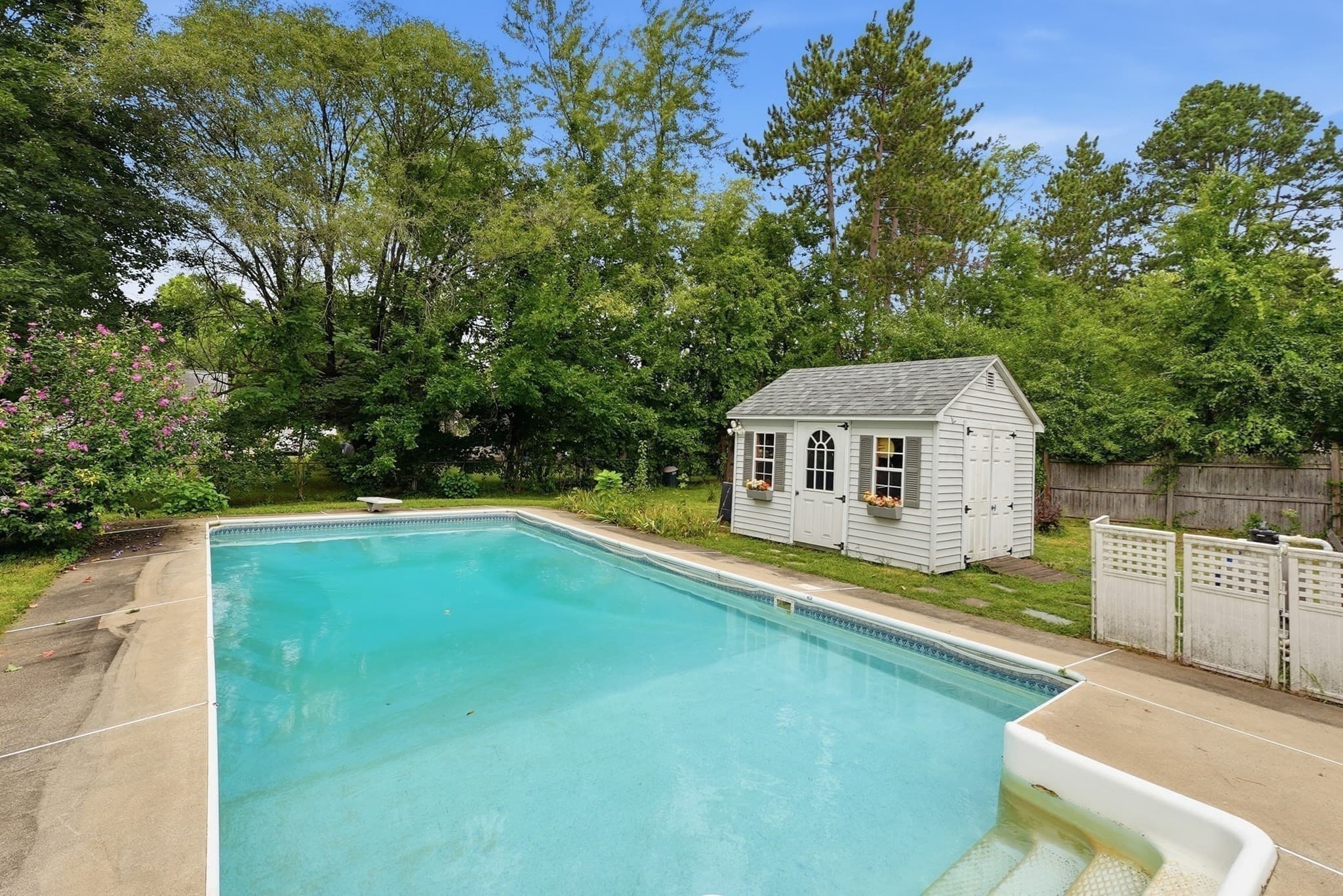 Single Family Residence at 76 Fenway Dr., Springfield MA 01119, Springfield, photo 38 of 42
