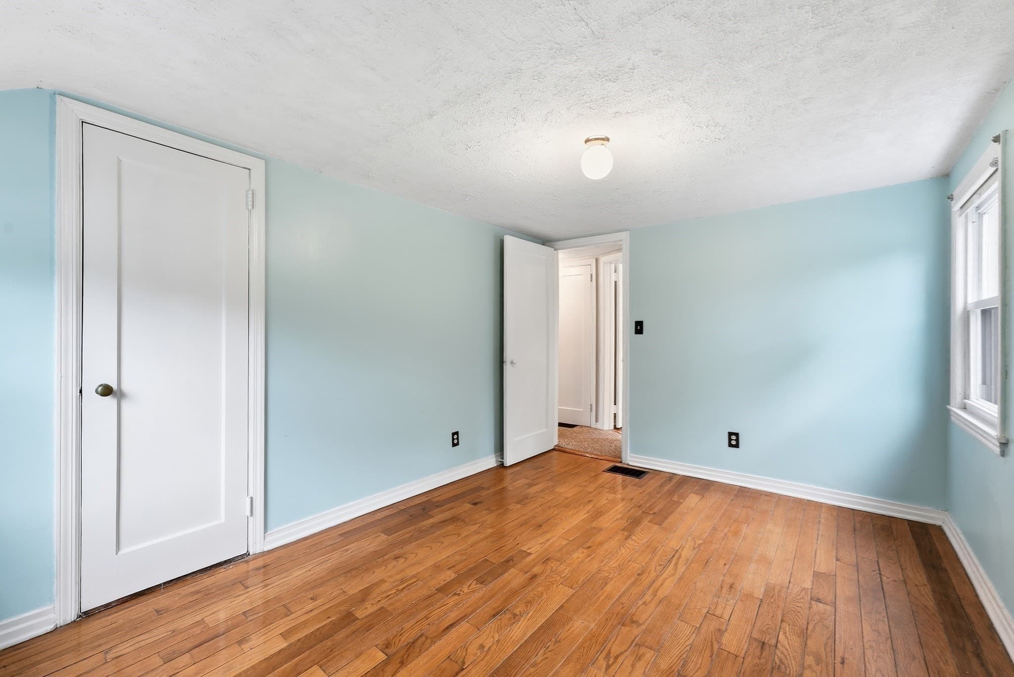 Single Family Residence at 76 Fenway Dr., Springfield MA 01119, Springfield, photo 29 of 42