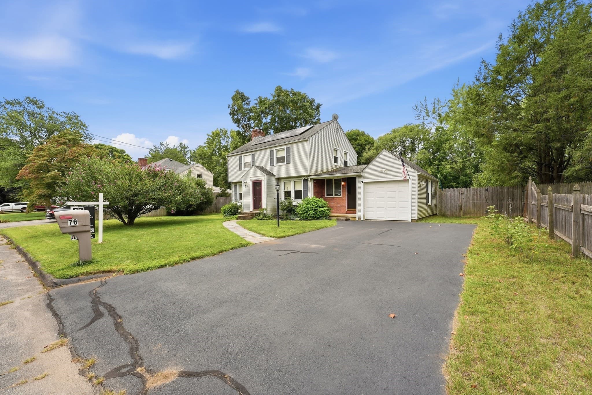 Single Family Residence at 76 Fenway Dr., Springfield MA 01119, Springfield, photo 4 of 42