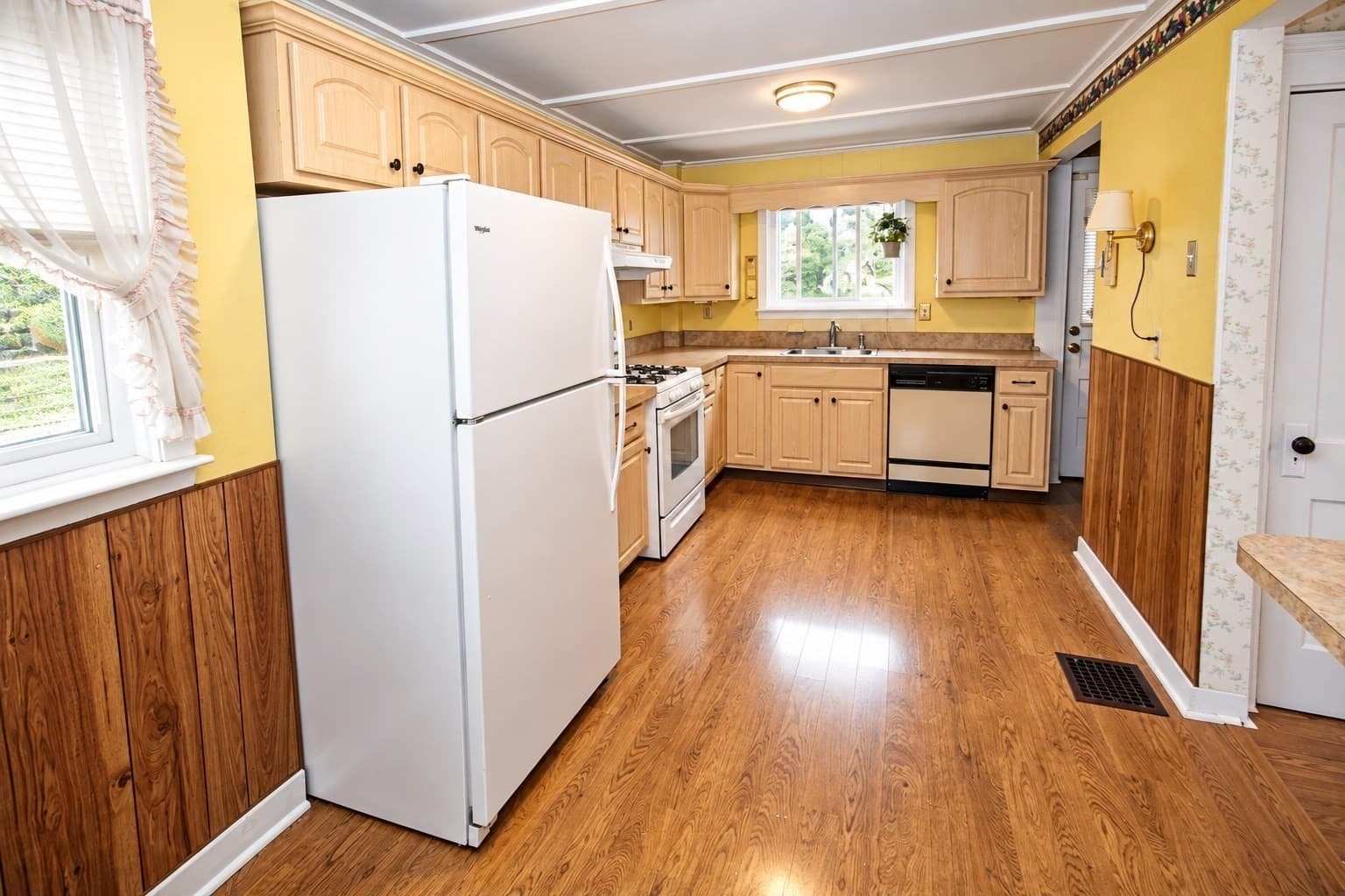 Single Family Residence at 13 Fremont Place, Lynn MA 01902, Lynn, photo 5 of 35
