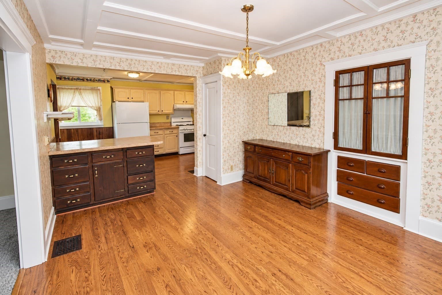 Single Family Residence at 13 Fremont Place, Lynn MA 01902, Lynn, photo 9 of 35