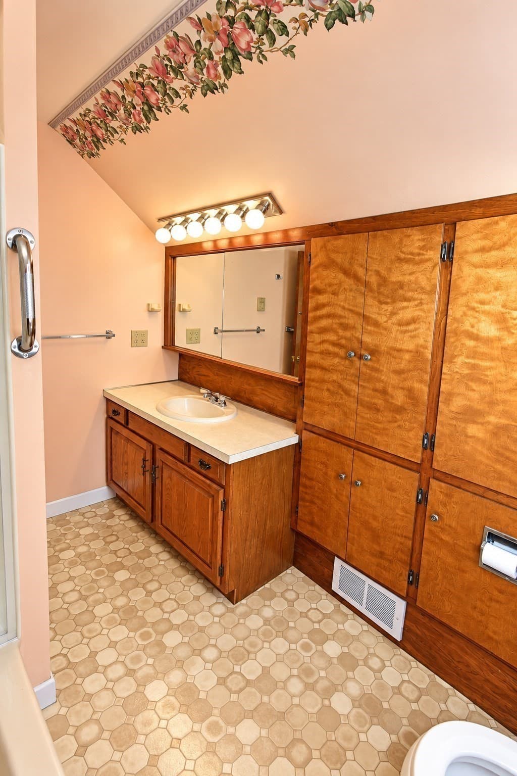 Single Family Residence at 13 Fremont Place, Lynn MA 01902, Lynn, photo 21 of 35