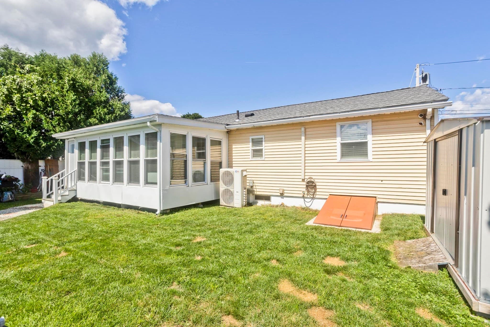 Single Family Residence at 115 Blanchwood Ave, Chicopee MA 01013, photo 28 of 29