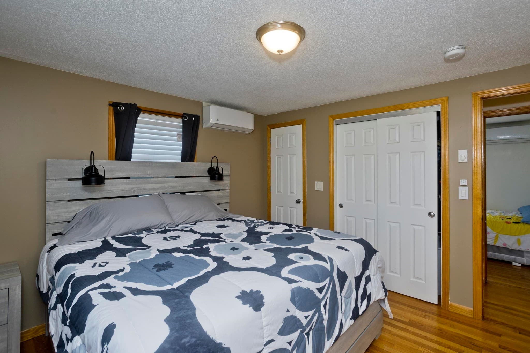 Single Family Residence at 115 Blanchwood Ave, Chicopee MA 01013, photo 10 of 29
