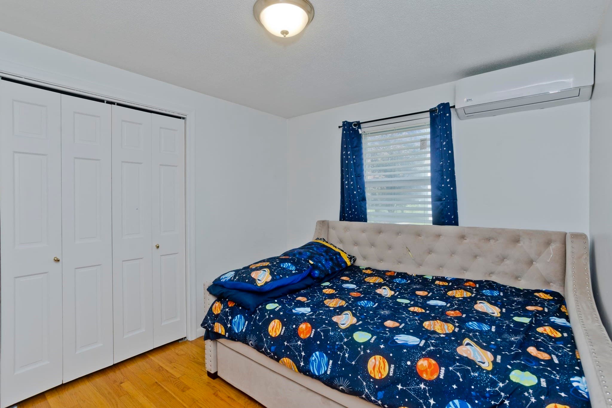 Single Family Residence at 115 Blanchwood Ave, Chicopee MA 01013, photo 15 of 29