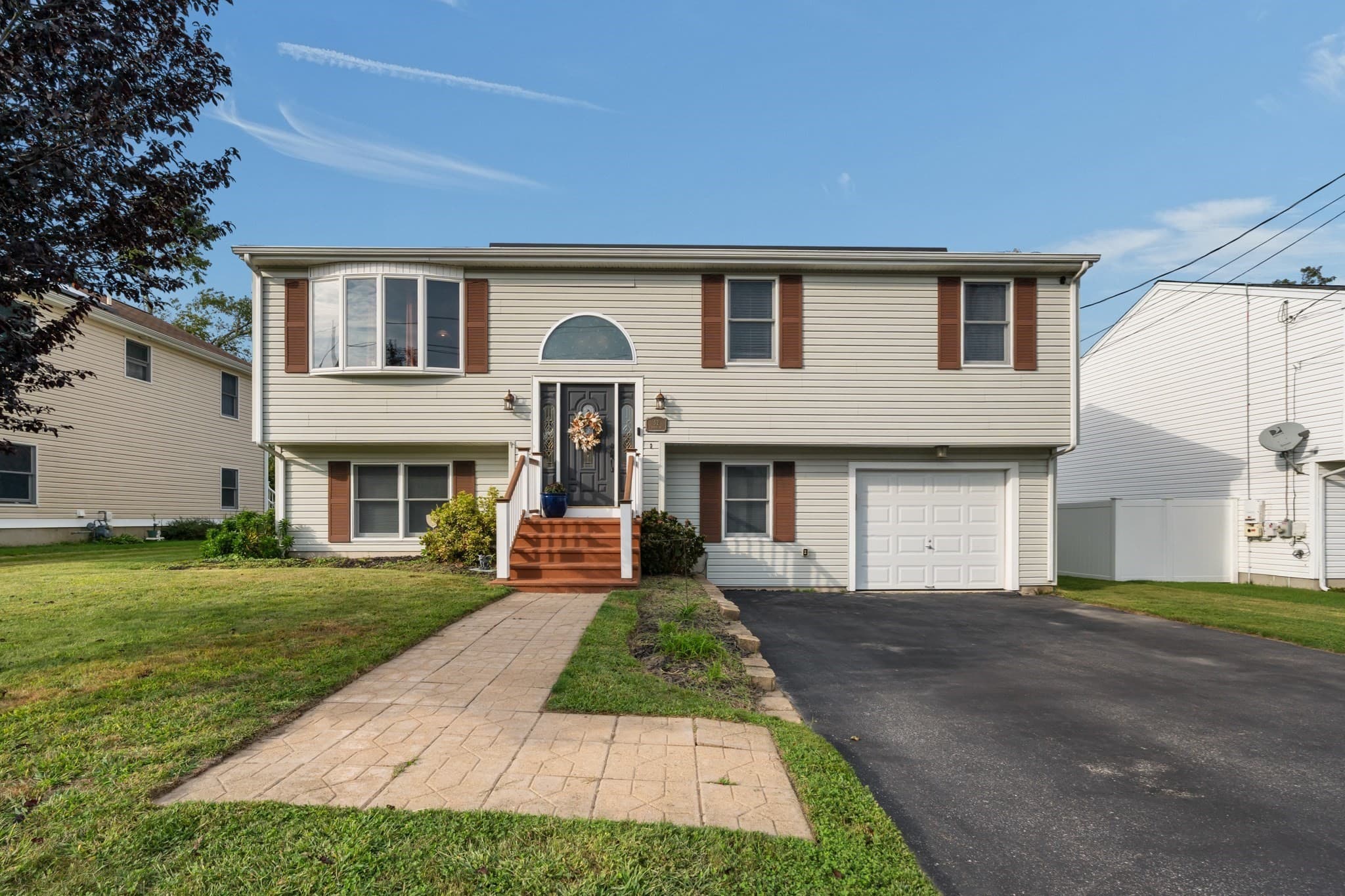 52 Family Dr, Fall River MA 02721
