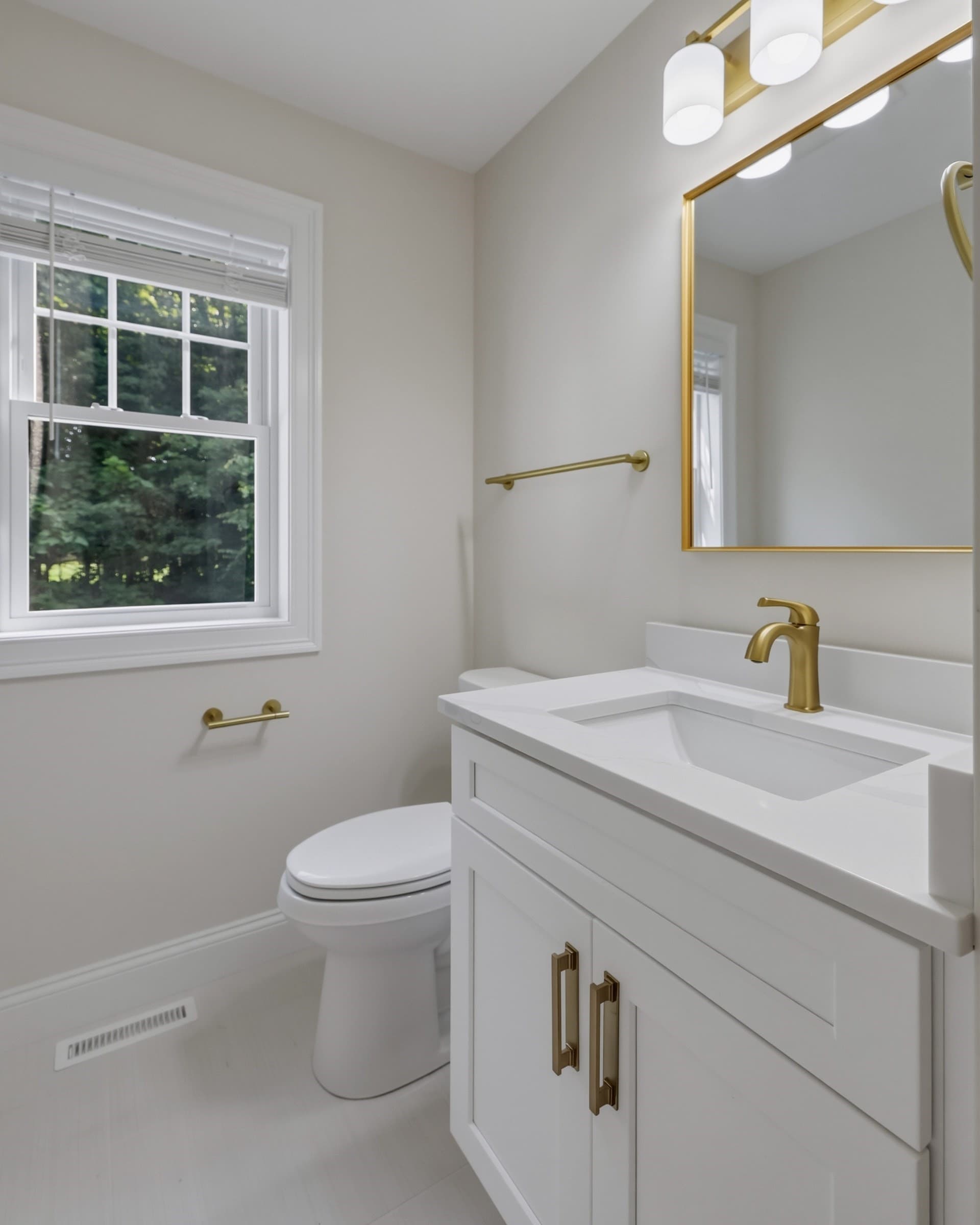 Condominium at 16 Gunn Rd. Ext # B, Southampton MA 01073, Southampton, photo 22 of 34