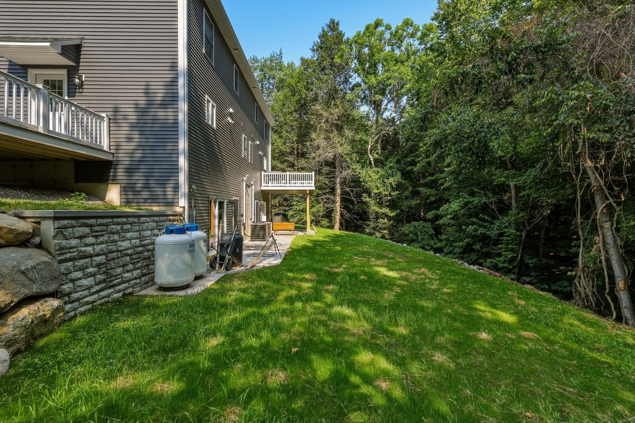 Condominium at 16 Gunn Rd. Ext # B, Southampton MA 01073, Southampton, photo 9 of 34