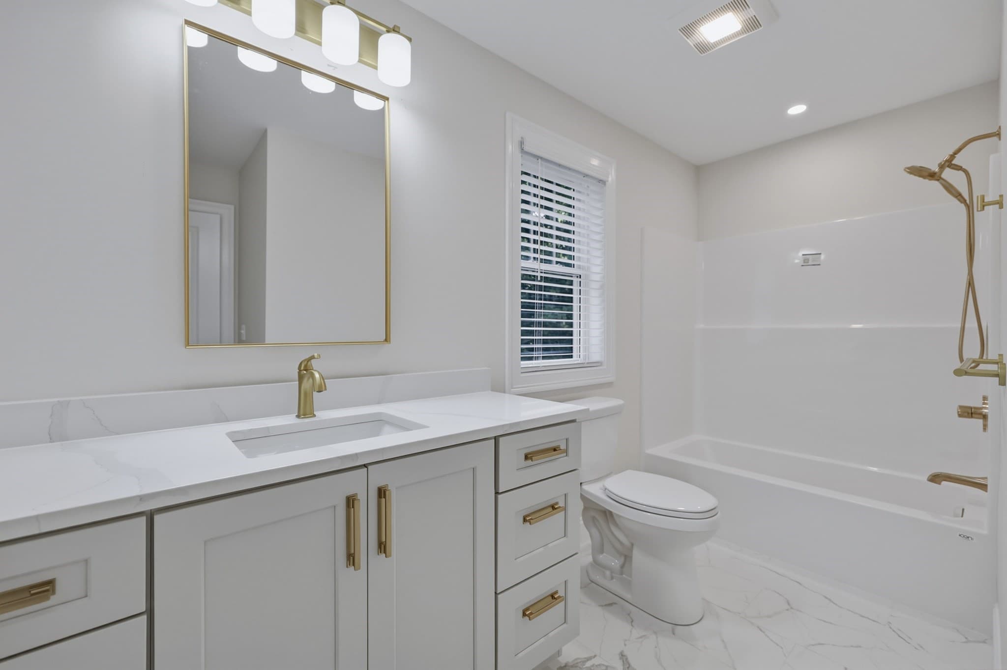 Condominium at 16 Gunn Rd. Ext # B, Southampton MA 01073, Southampton, photo 29 of 34