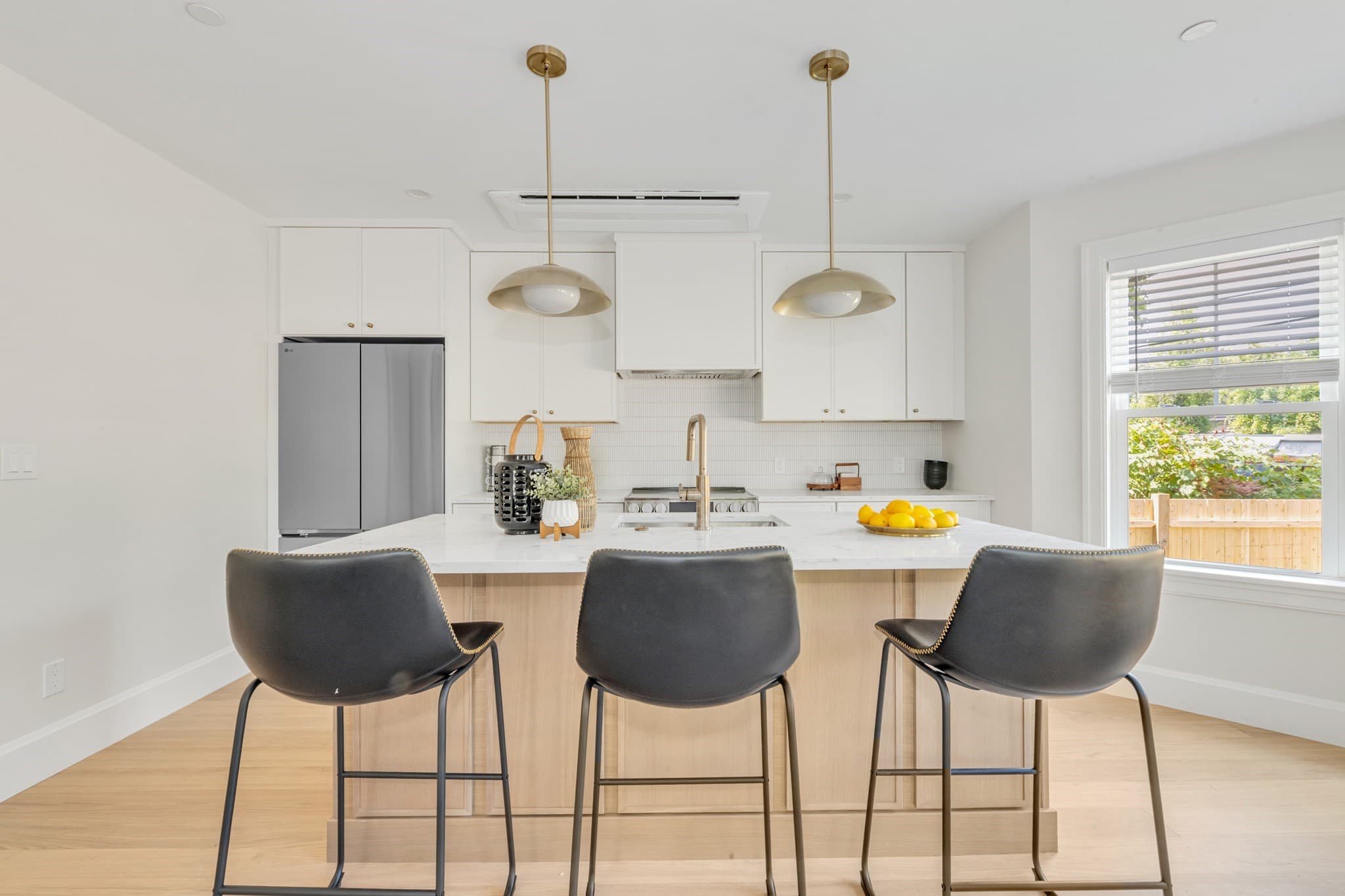 Condominium at 3915 Washington Street # 2, Boston MA 02131, Boston, photo 19 of 27