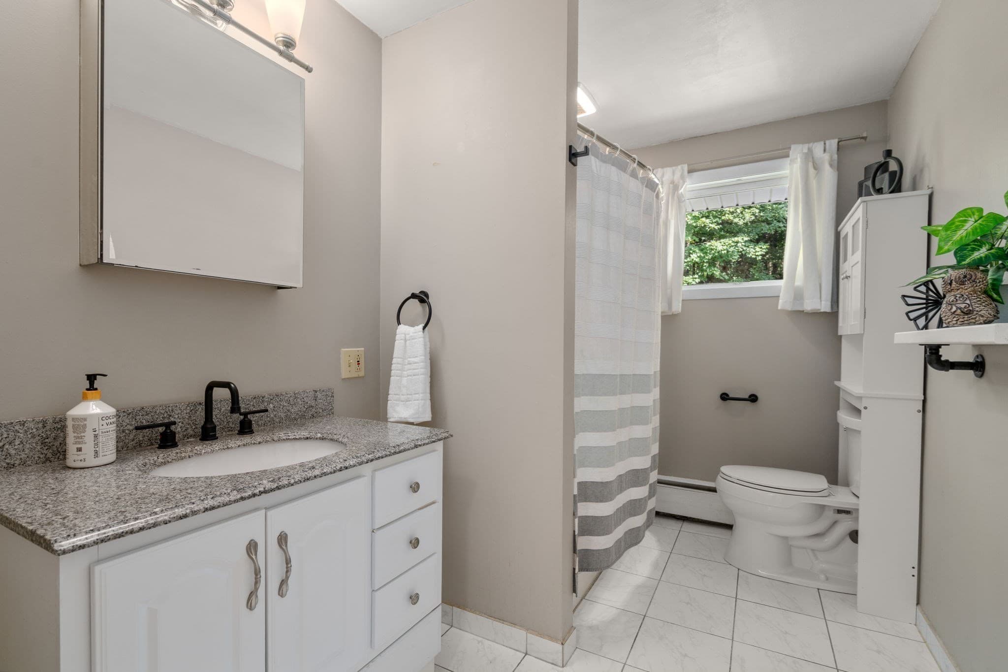 Single Family Residence at 49 Elmwood St, Auburn MA 01501, Auburn, photo 13 of 22