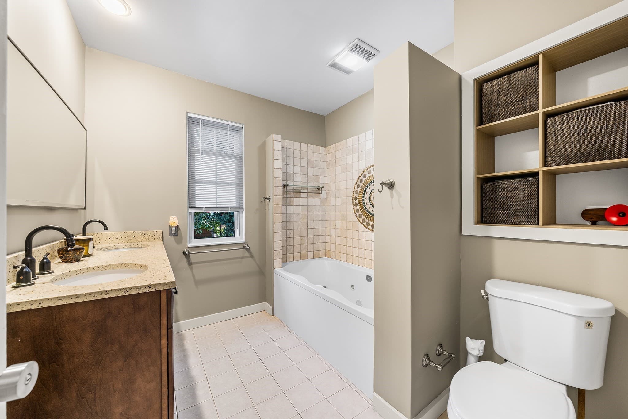 Single Family Residence at 294 Eastern Ave, Lynn MA 01902, Lynn, photo 17 of 39