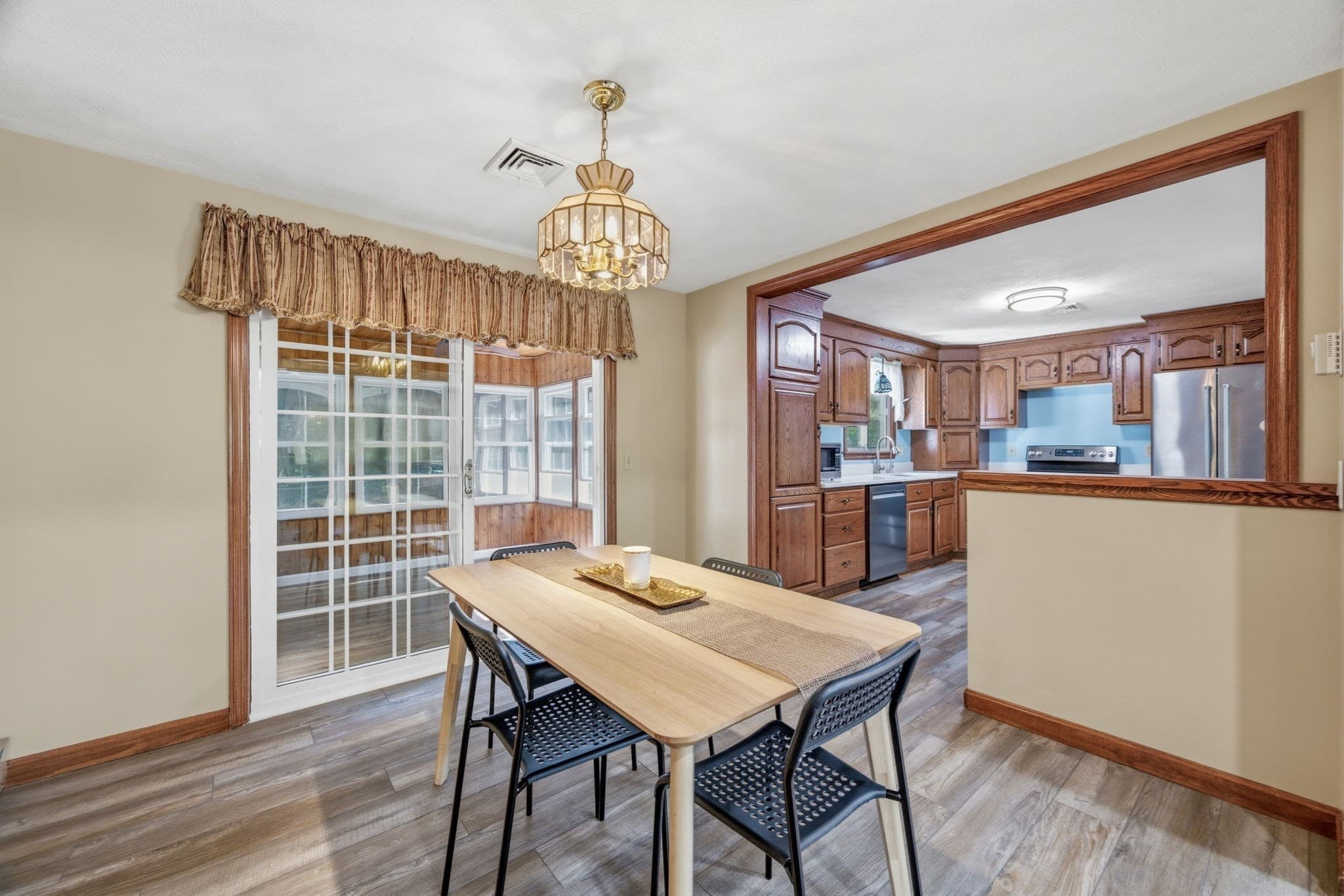 Single Family Residence at 25 Oak Ridge Way, Shrewsbury MA 01545, Shrewsbury, photo 6 of 35