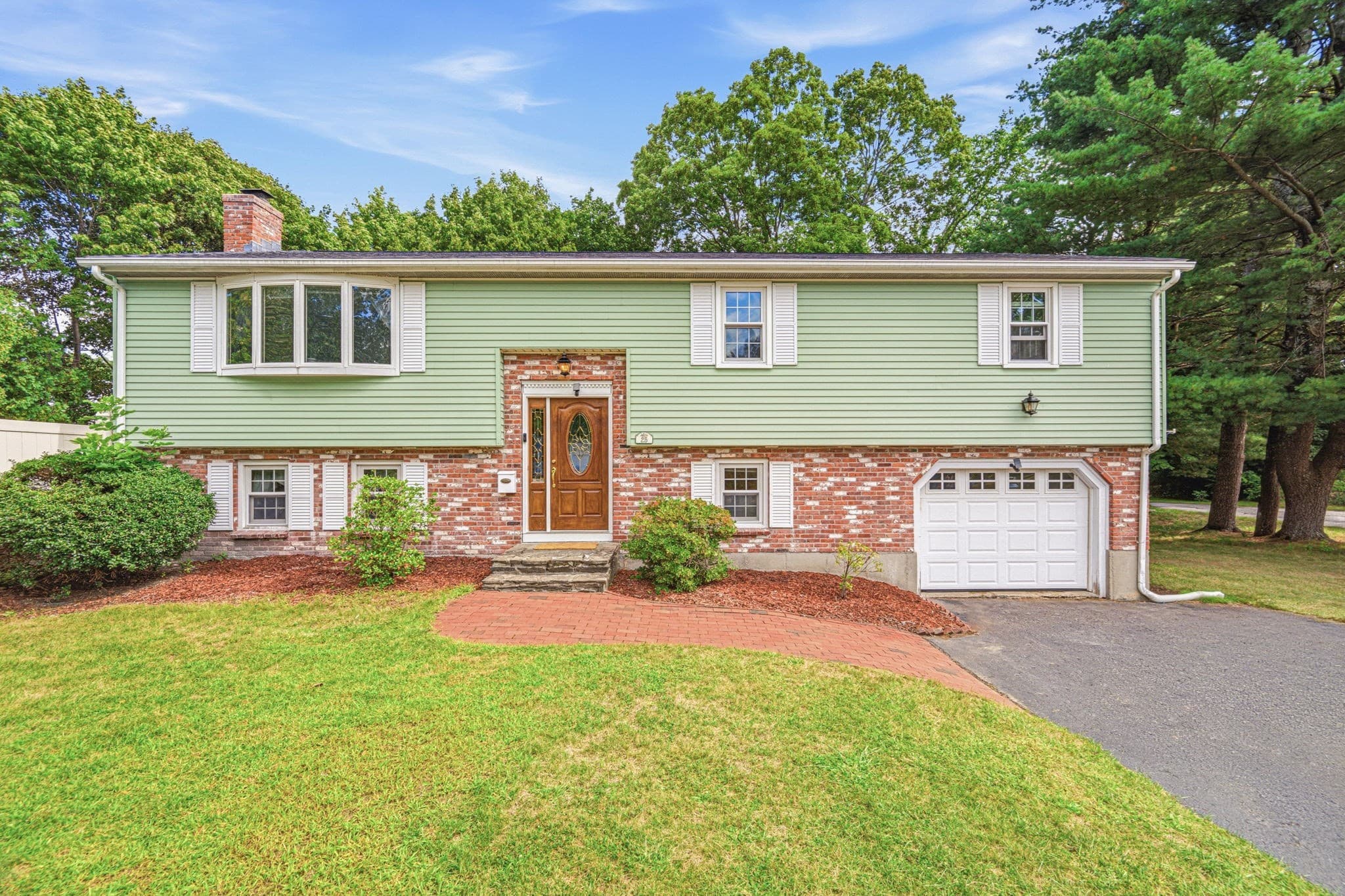 25 Oak Ridge Way, Shrewsbury MA 01545