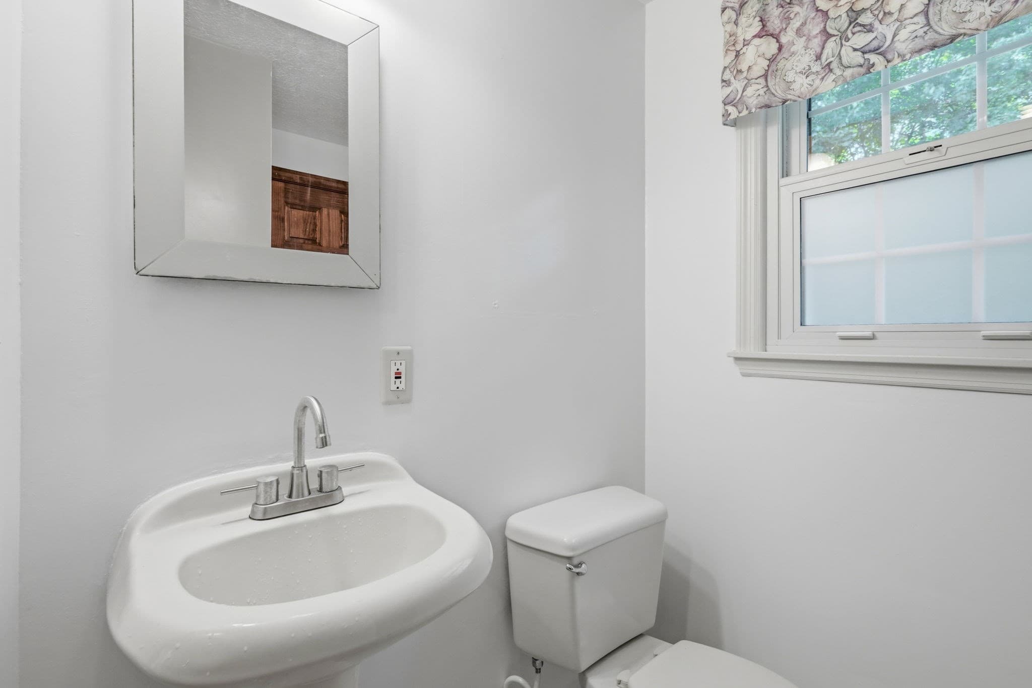 Single Family Residence at 25 Oak Ridge Way, Shrewsbury MA 01545, Shrewsbury, photo 14 of 35