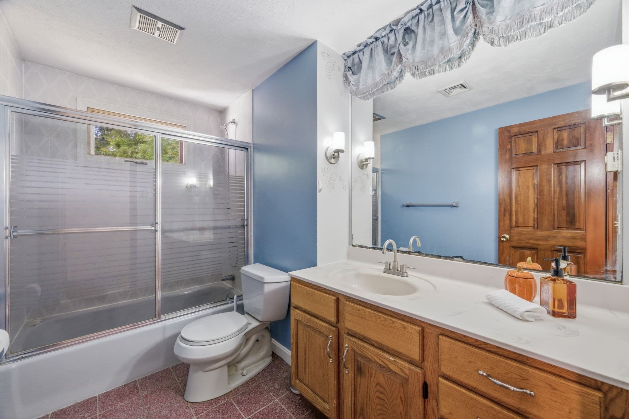 Single Family Residence at 25 Oak Ridge Way, Shrewsbury MA 01545, Shrewsbury, photo 19 of 35