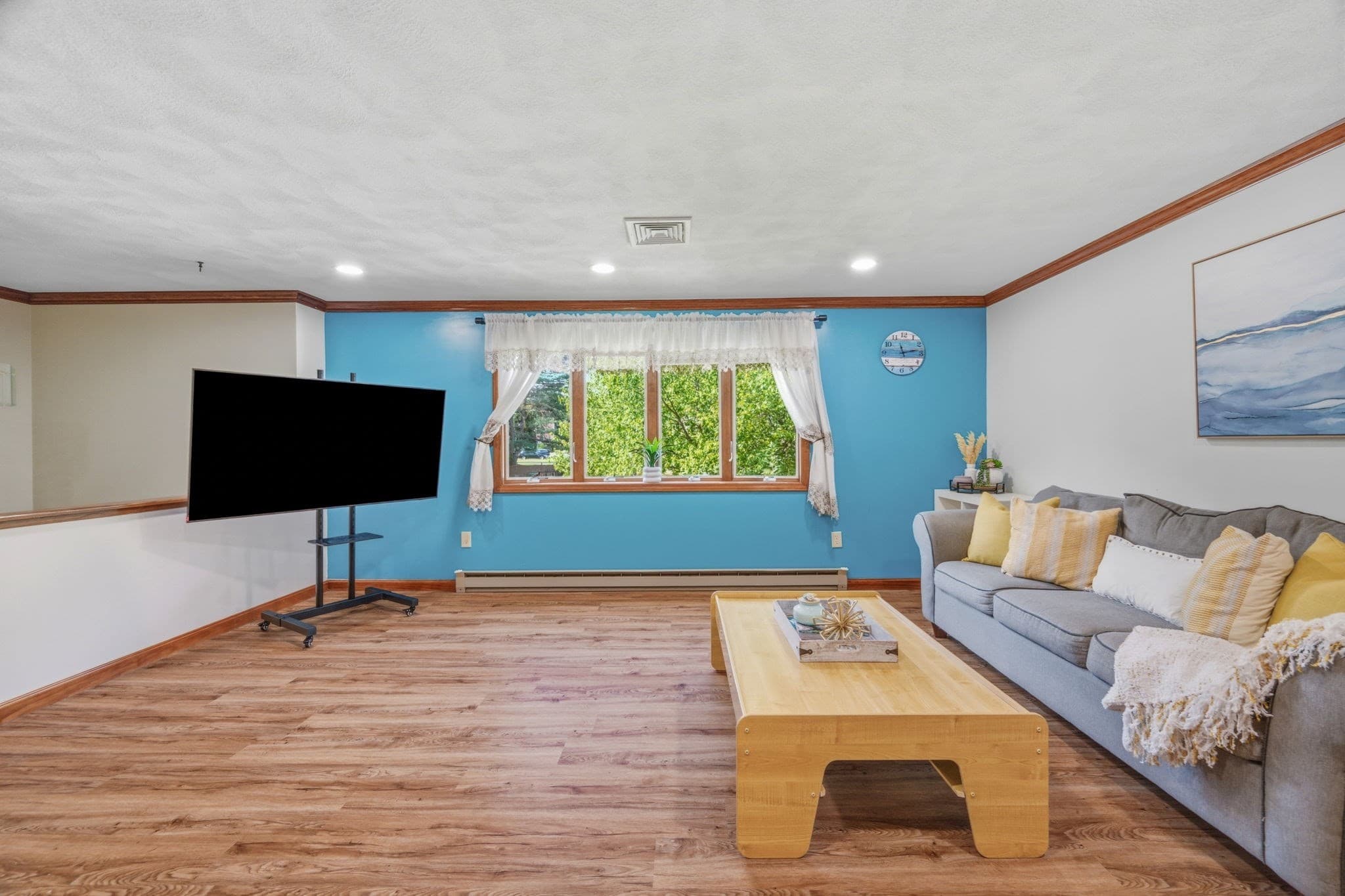 Single Family Residence at 25 Oak Ridge Way, Shrewsbury MA 01545, Shrewsbury, photo 4 of 35