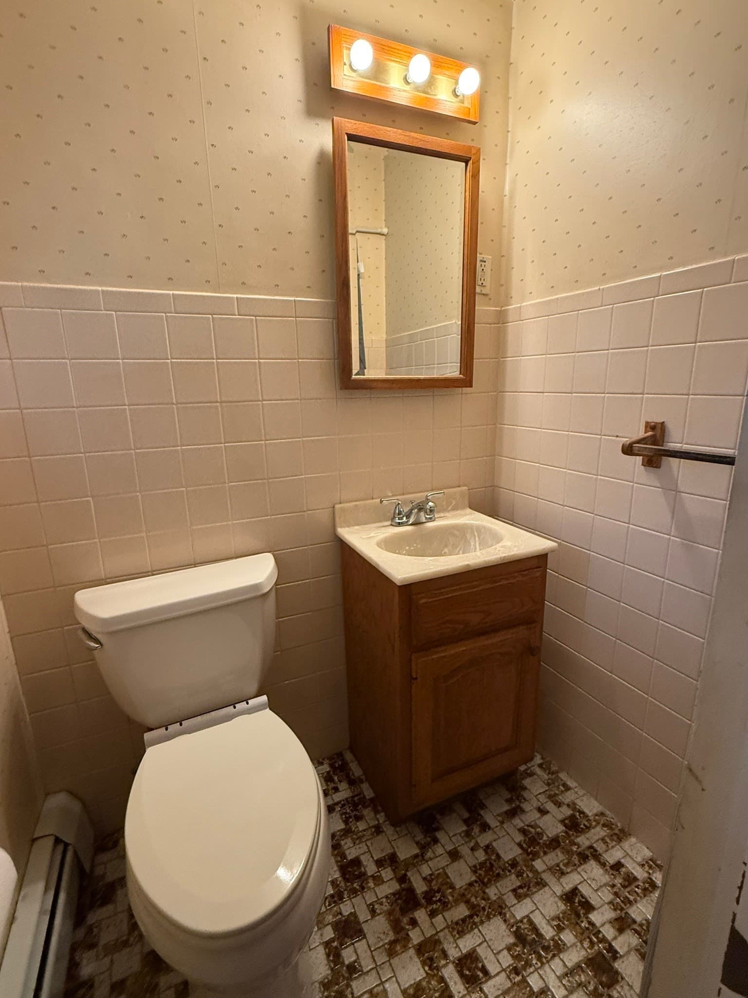 Single Family Residence at 24 Wedgemere Rd, Beverly MA 01915, Beverly, photo 15 of 42