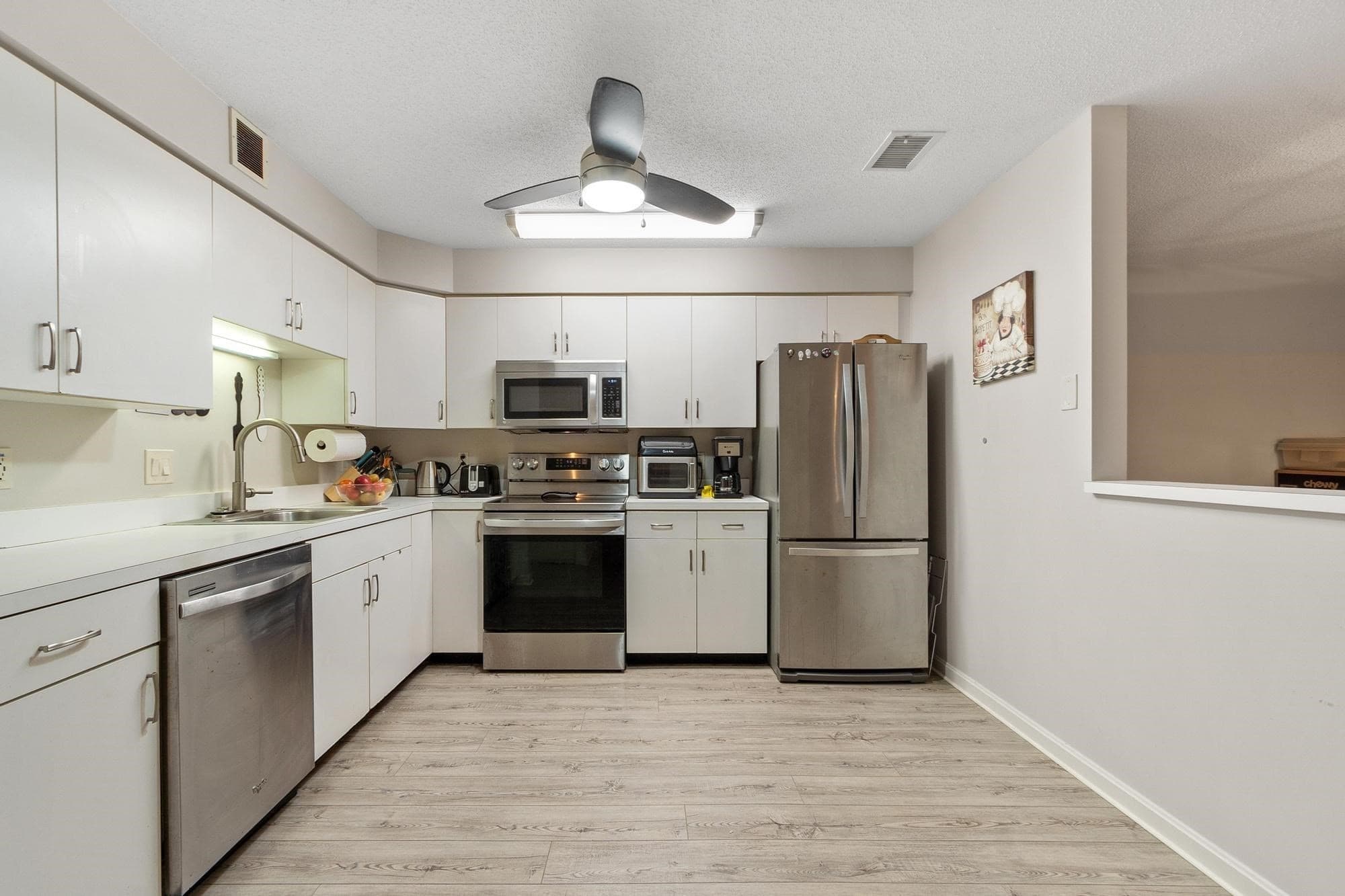 Condominium at 28 America Way # 3, Salem MA 01970, Salem, photo 12 of 29
