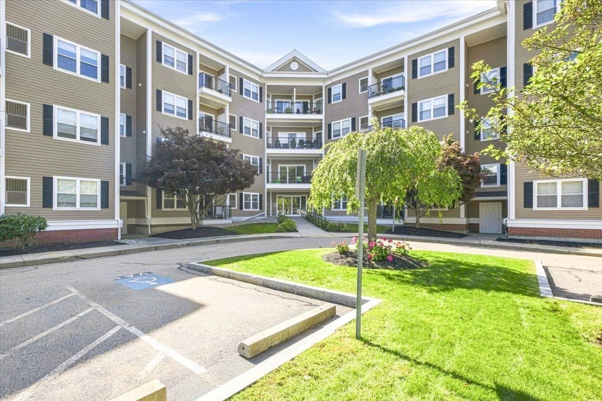 Condominium at 989 East St # 303, Dedham MA 02026, Dedham, photo 4 of 42