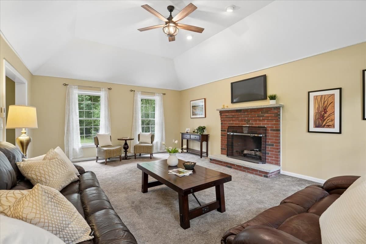 Single Family Residence at 6 Sterling Dr, Londonderry NH 03053, Londonderry, photo 13 of 42