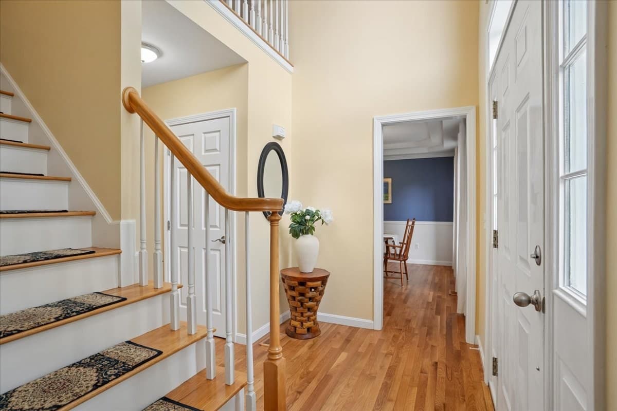 Single Family Residence at 6 Sterling Dr, Londonderry NH 03053, Londonderry, photo 3 of 42
