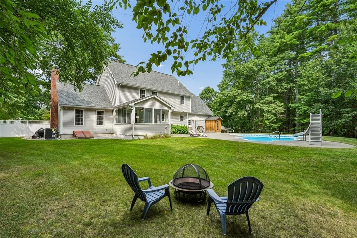 Single Family Residence at 6 Sterling Dr, Londonderry NH 03053, Londonderry, photo 38 of 42