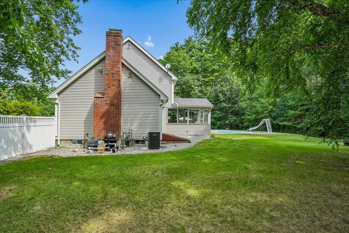 Single Family Residence at 6 Sterling Dr, Londonderry NH 03053, Londonderry, photo 40 of 42