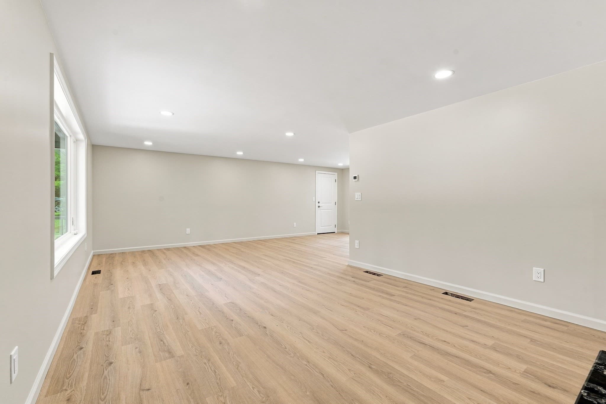 Single Family Residence at 110 Mountain View St, South Hadley MA 01075, South Hadley, photo 8 of 42