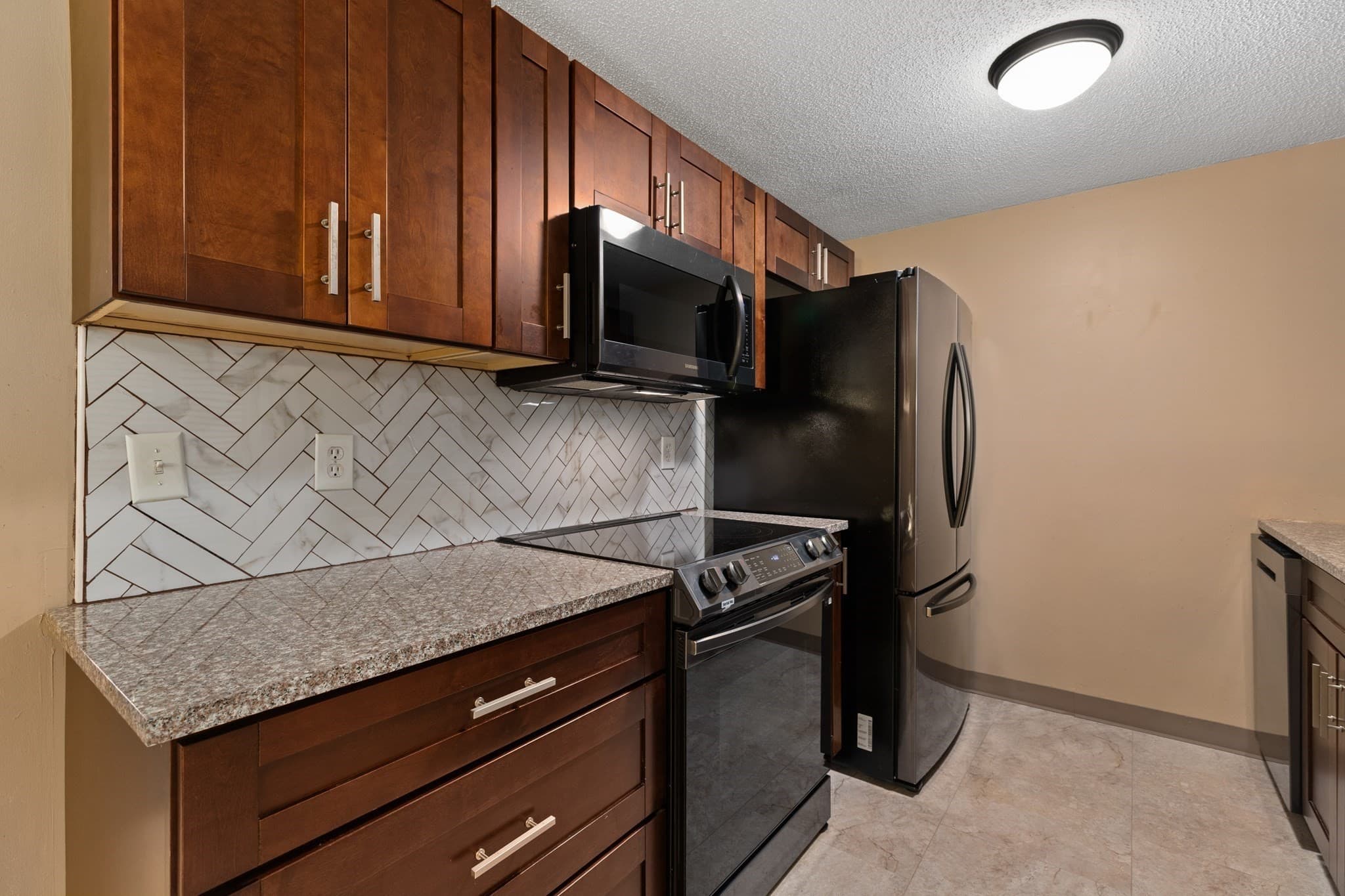 Condominium at 106 Heritage Dr # 106, Northbridge MA 01588, Northbridge, photo 7 of 30