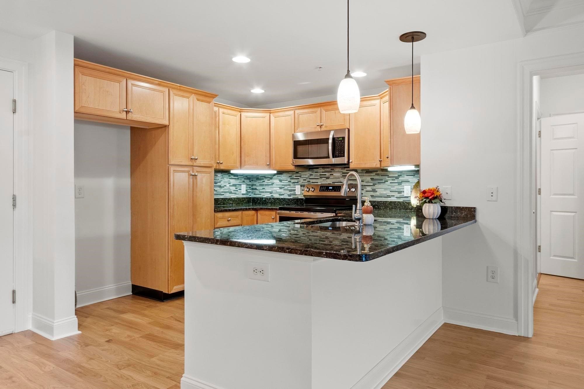 Condominium at 1204 Emerald Court # 1204, Tewksbury MA 01876, Tewksbury, photo 5 of 41